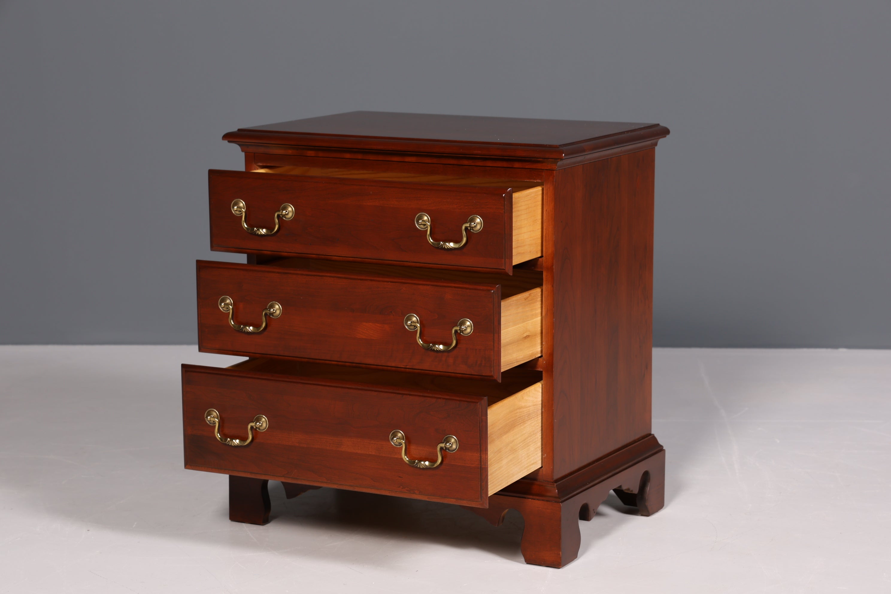 Edle Original Englische "Durham" Kommode echt Holz UK Nachttisch