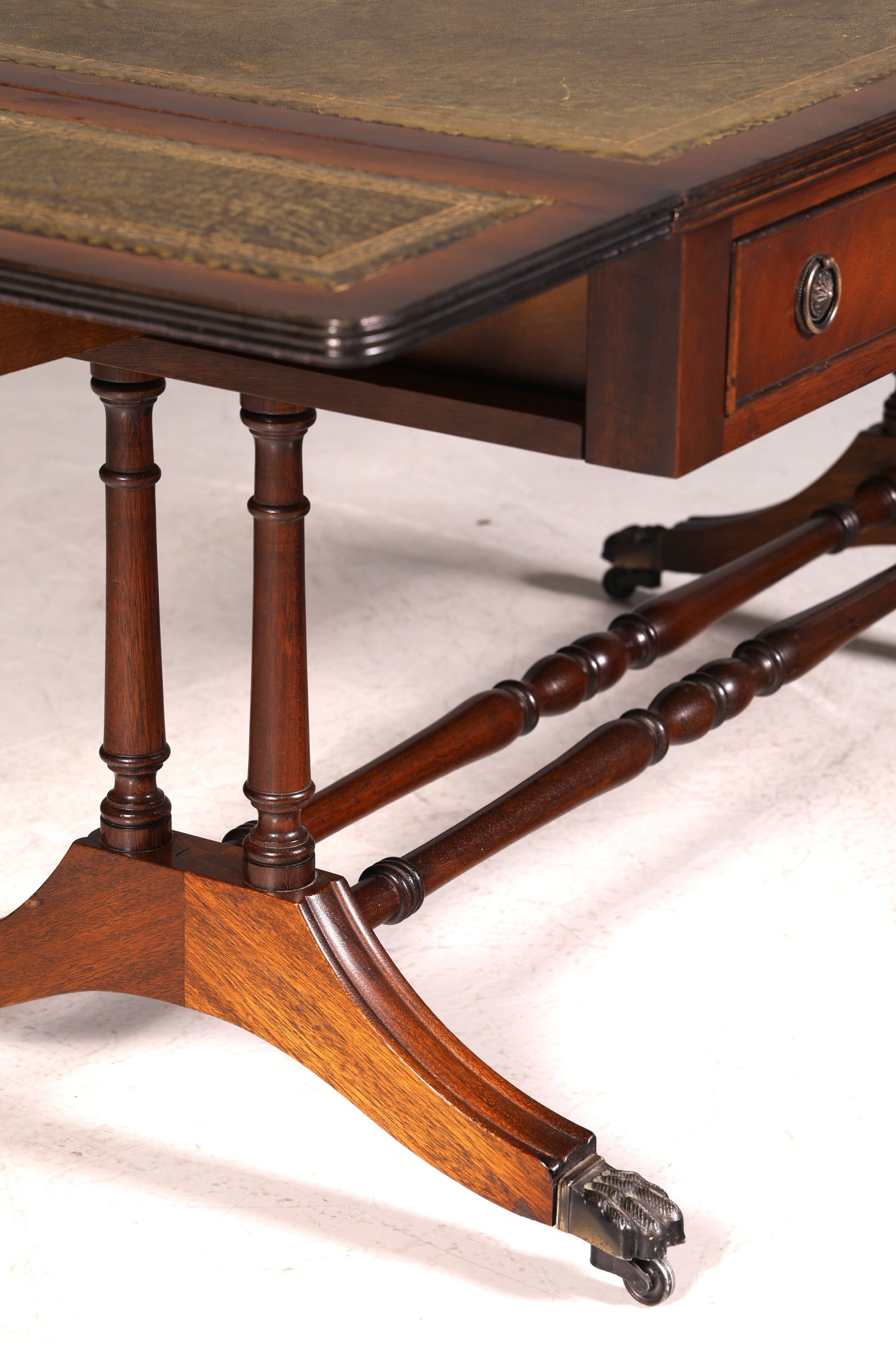 G050 Finish Traumhafter Englischer Tisch Couchtisch Englisch Antik Stil Mahagoni Ablagetisch Empire Stil Beistelltisch