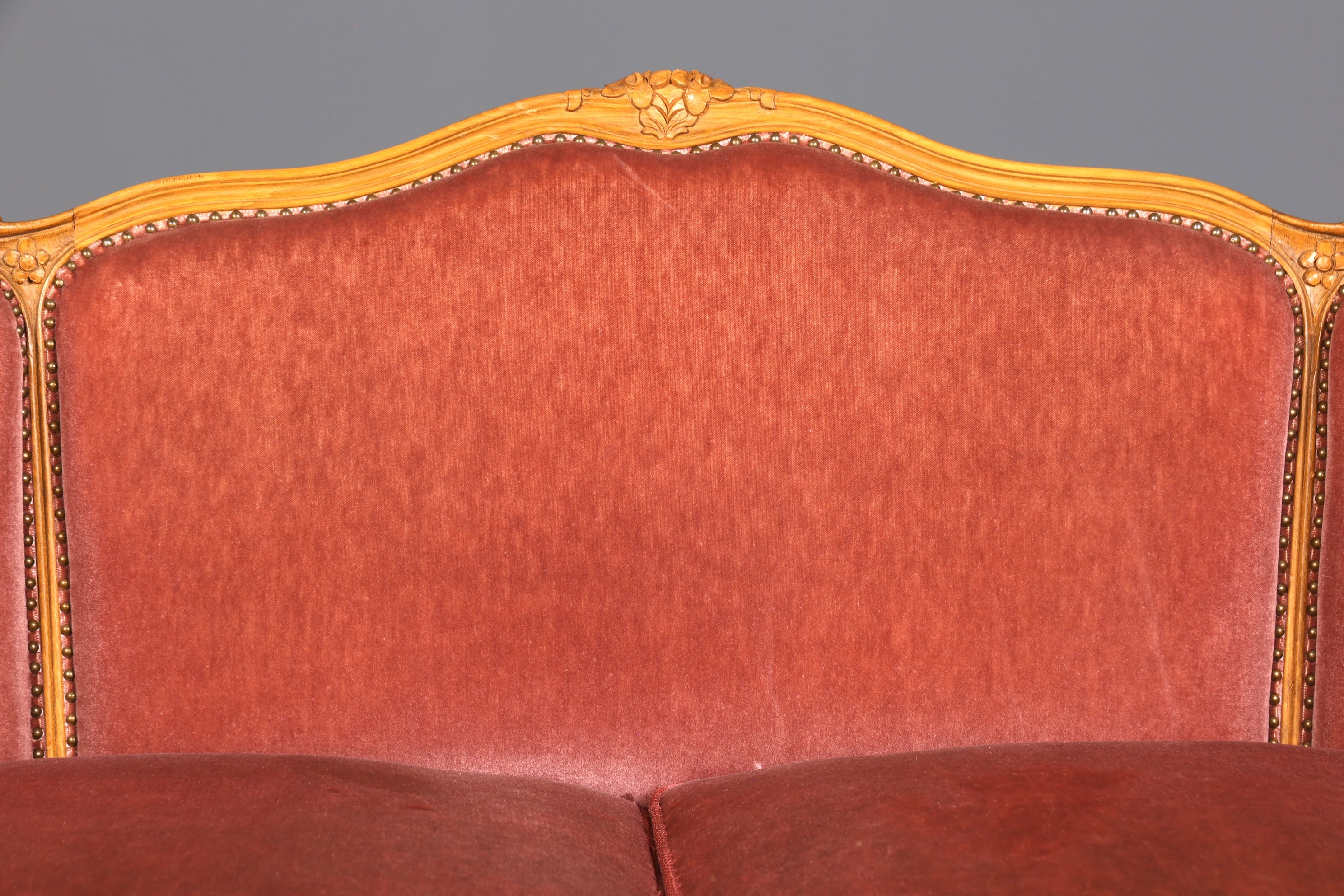 Beautiful Chippendale sofa, Baroque style couch, velvet fabric, 2-seater chaise longue