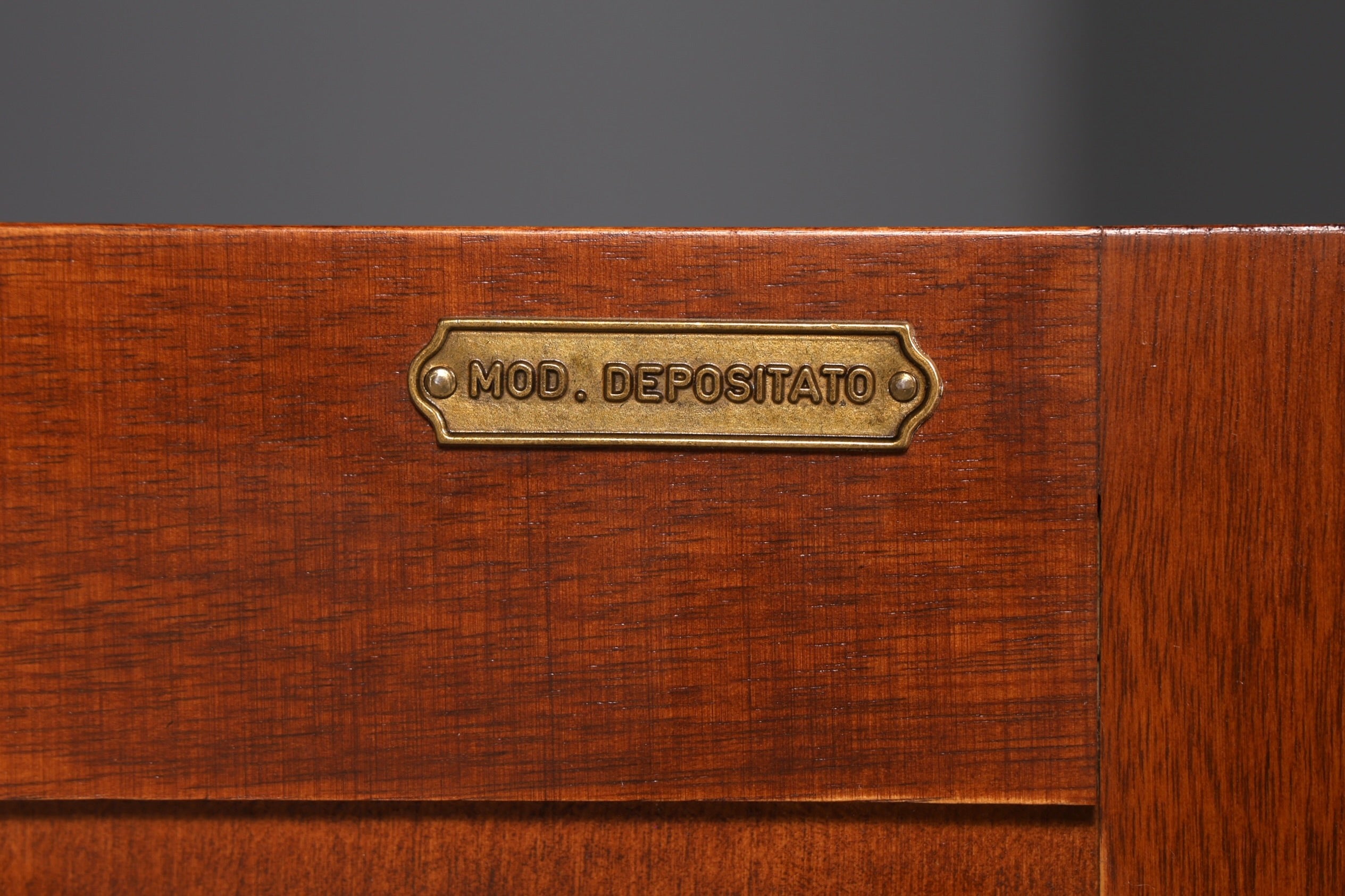 F940 Finish Bücherregal Antik Stil 60s