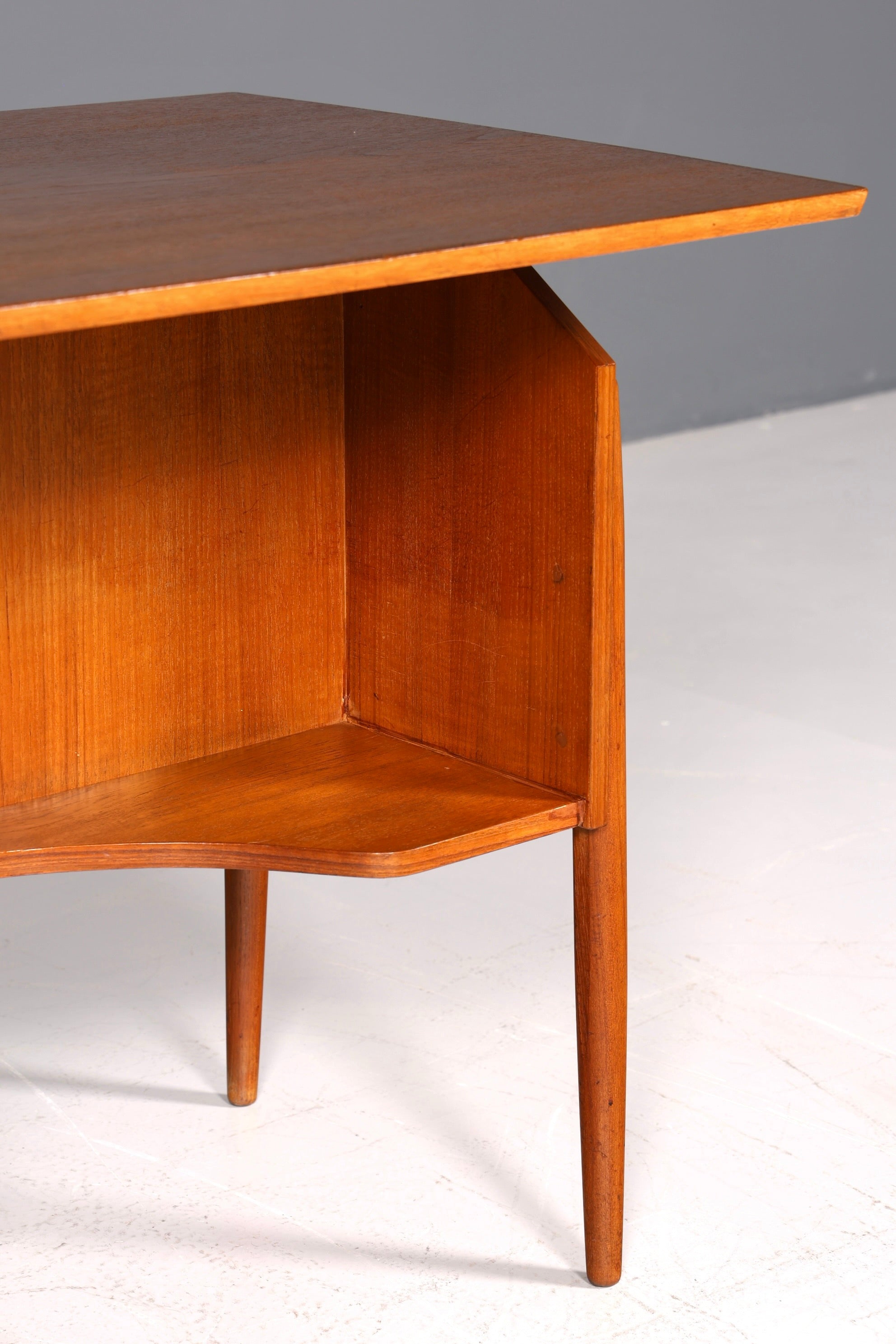 Wunderschöner Mid Century Schreibtisch Danish Design Teak Holz Bürotisch Vintage Office Table