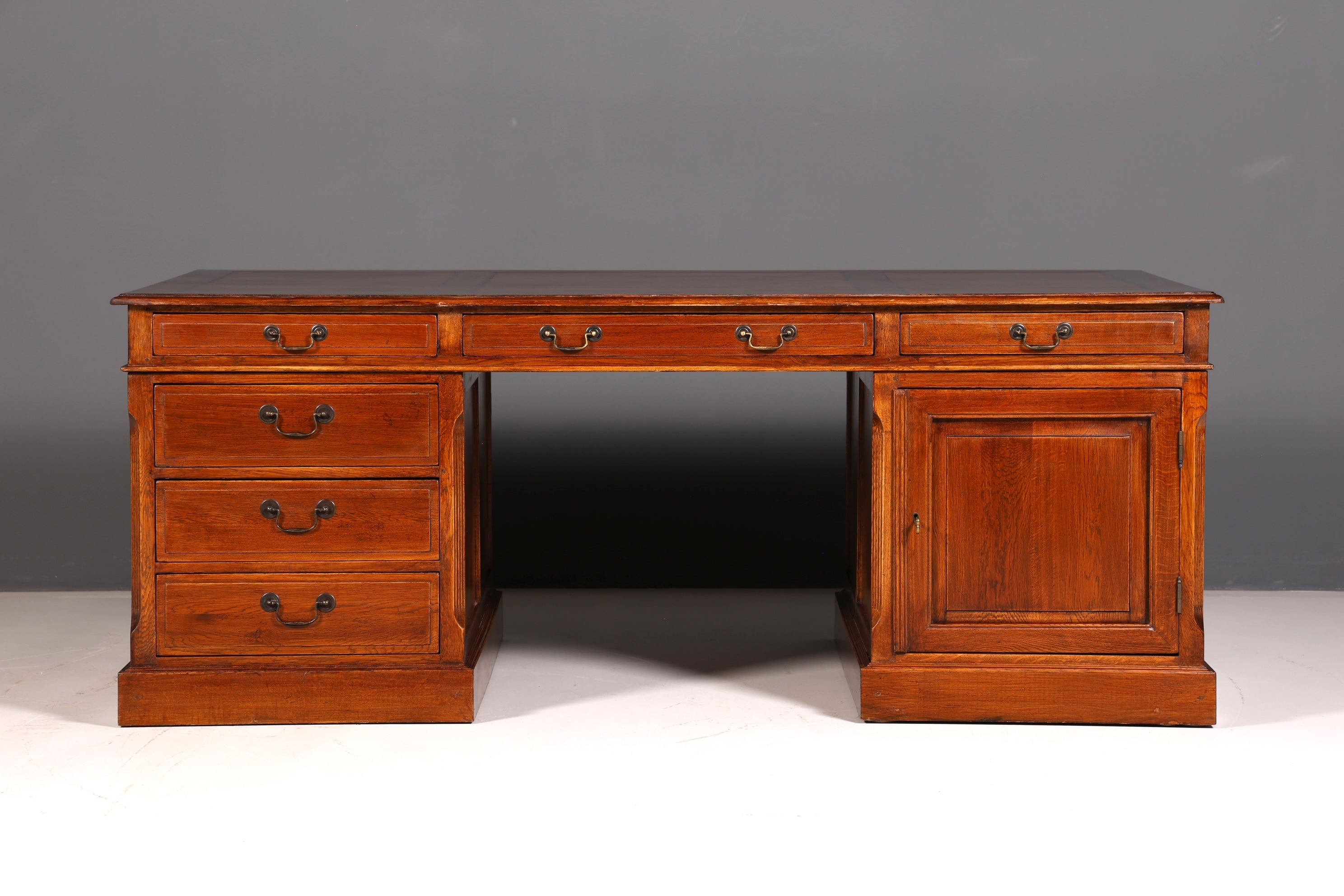 Beeindruckender Englischer XXL Schreibtisch Bürotisch Office Desk Partnerdesk Antik Massivholz Vintage