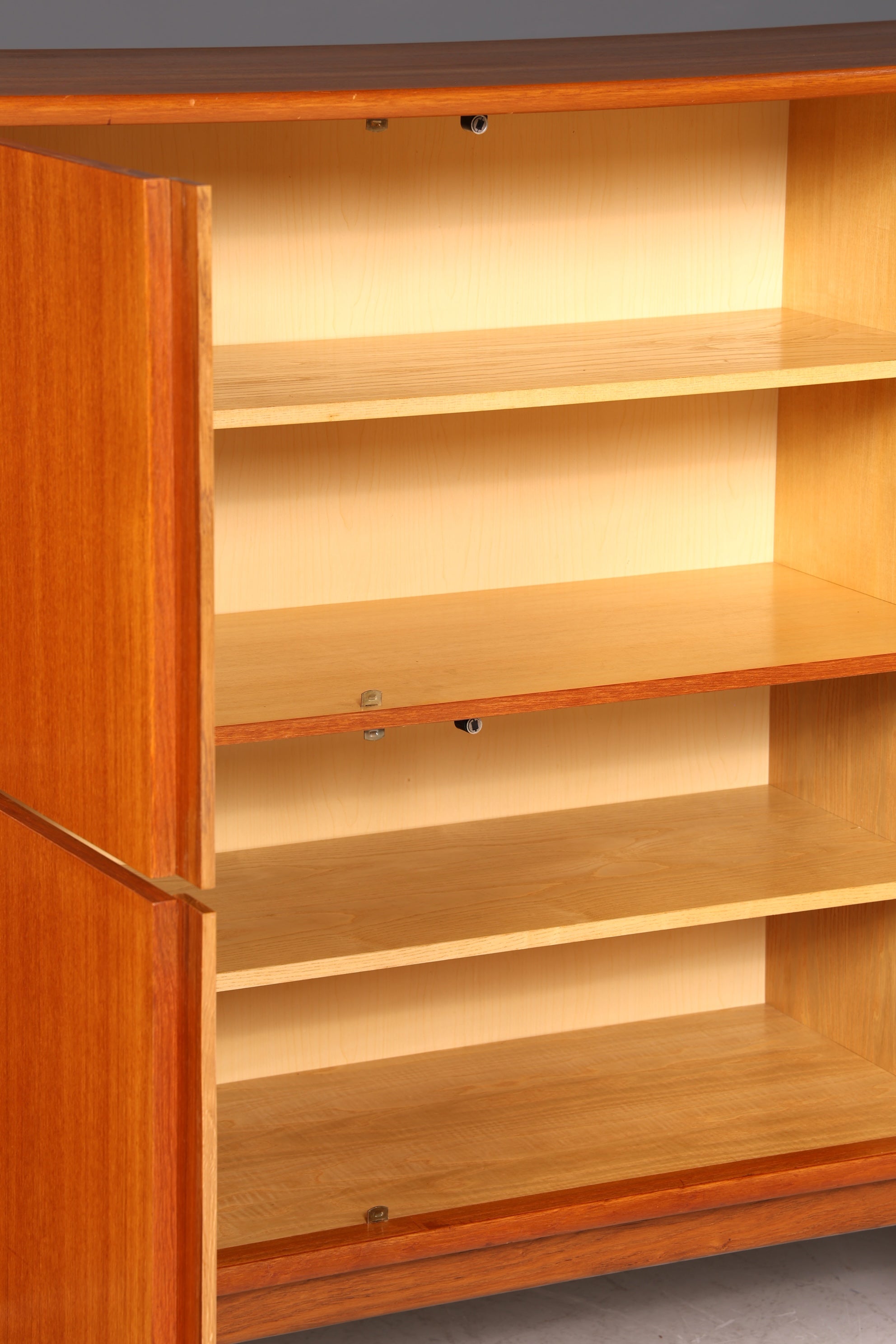 G046 Finish Wunderschönes Mid Century Highboard echt Holz Schrank Büro Kommode 60er Jahre