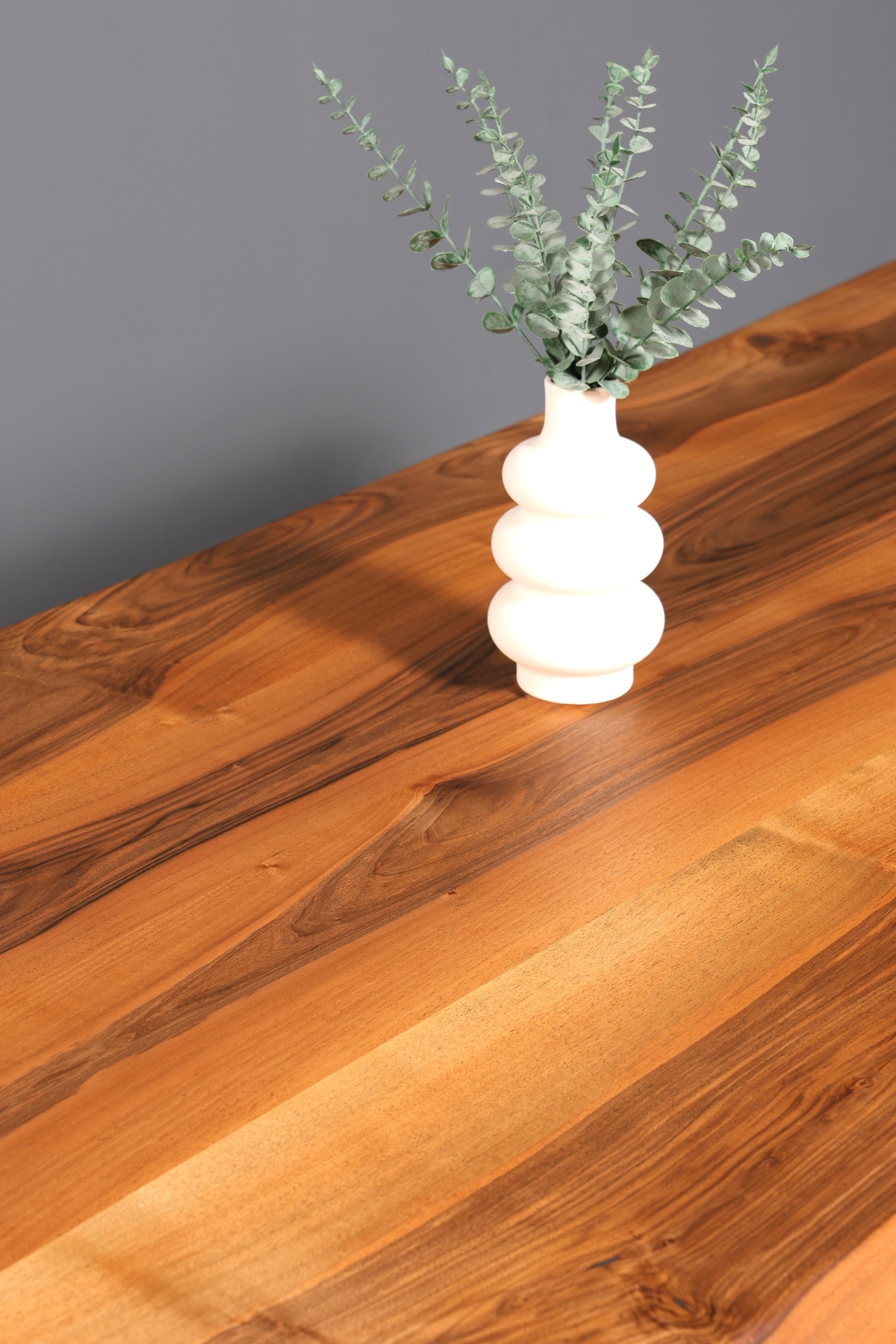 Wunderschöner Nussbaum Tisch 260cm-97cm Esszimmer Tisch Baumkanten Platte massiv Holz Küchentisch