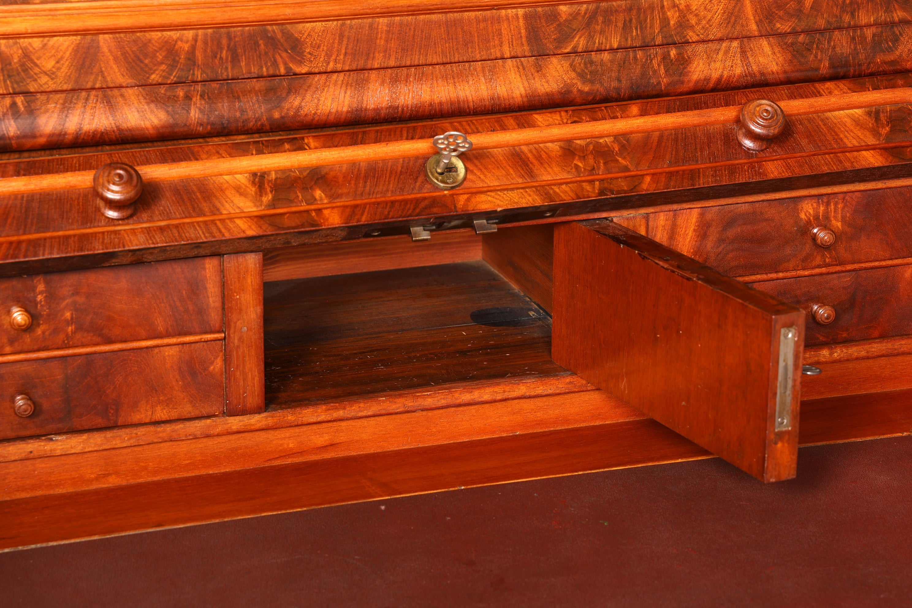 G272 Finish cm Beeindruckender Louis Philippe Sekretär Antik Rollladen Sekretär Schreibtisch Nussbaum Aufsatzsekretär (Kopie)