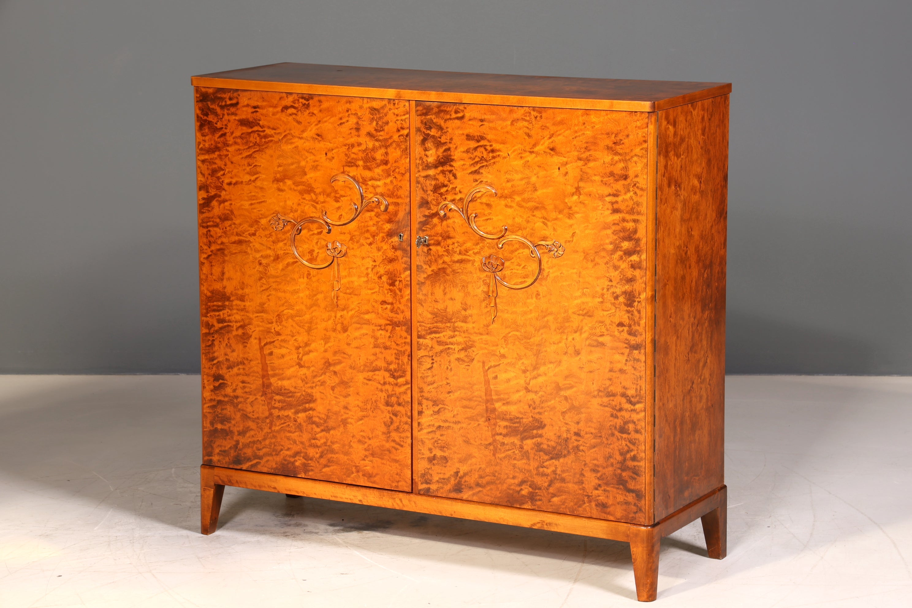 E897 Finish Stilvoller Original Art Deco Schrank Vertiko Kleiderschrank um 1940