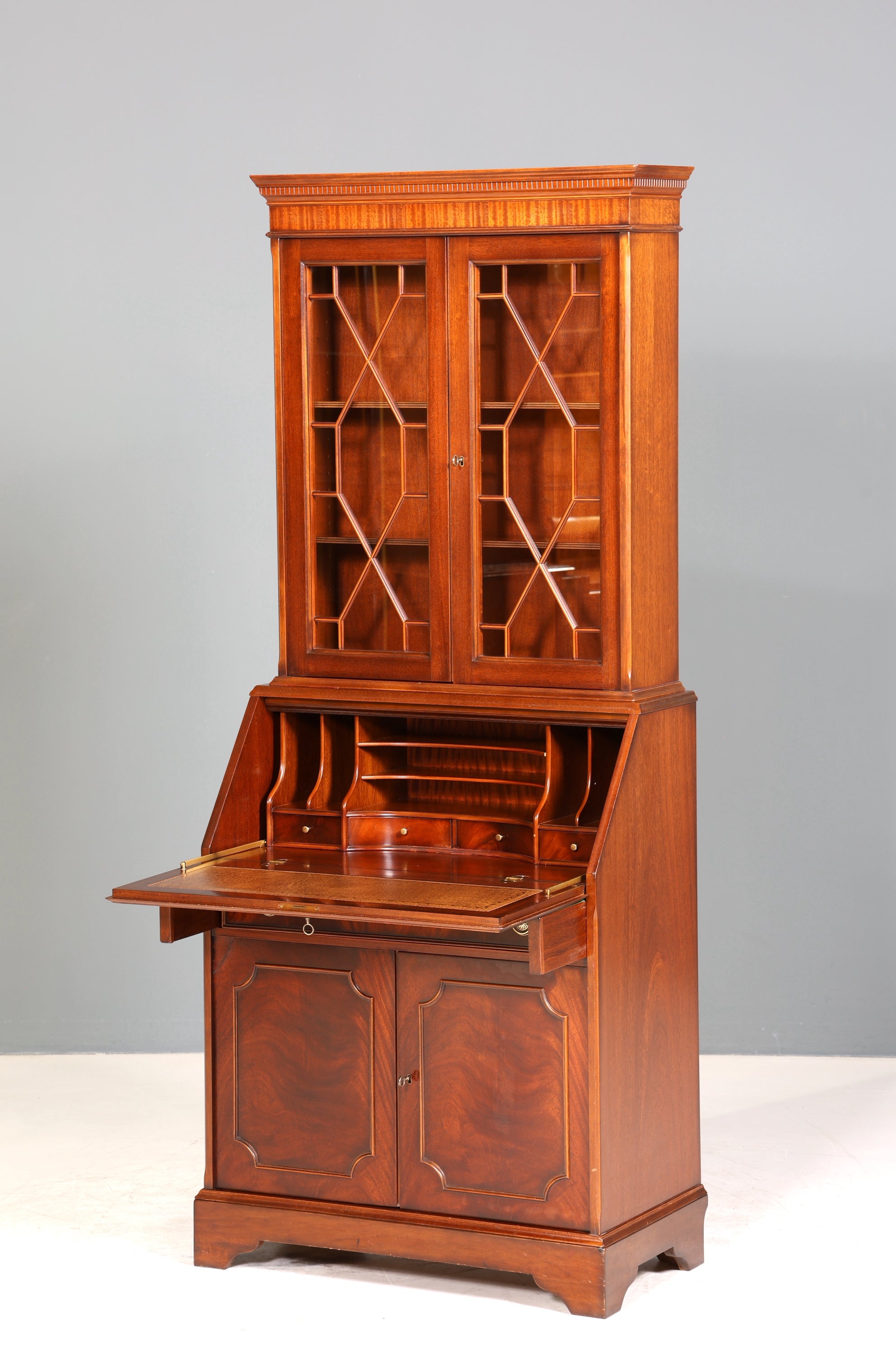 E913 Finish cm Stilvoller Englischer Sekretär Original Heldense Büro Aufsatzsekretär Eibe Antik 60S Vitrinen Schrank UK