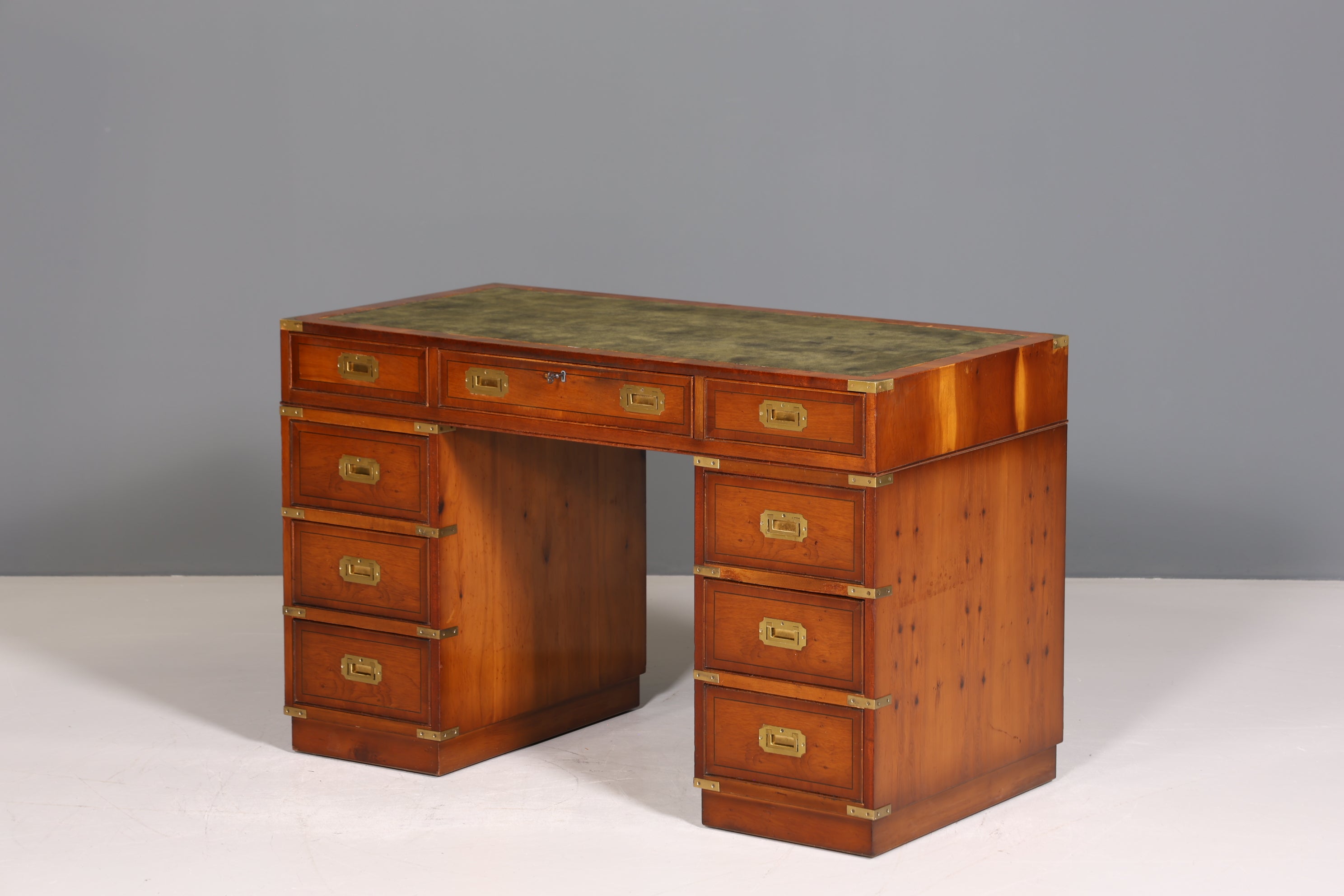 Edler Maritimer Schreibtisch Englischer Military Chest Bürotisch Office Table