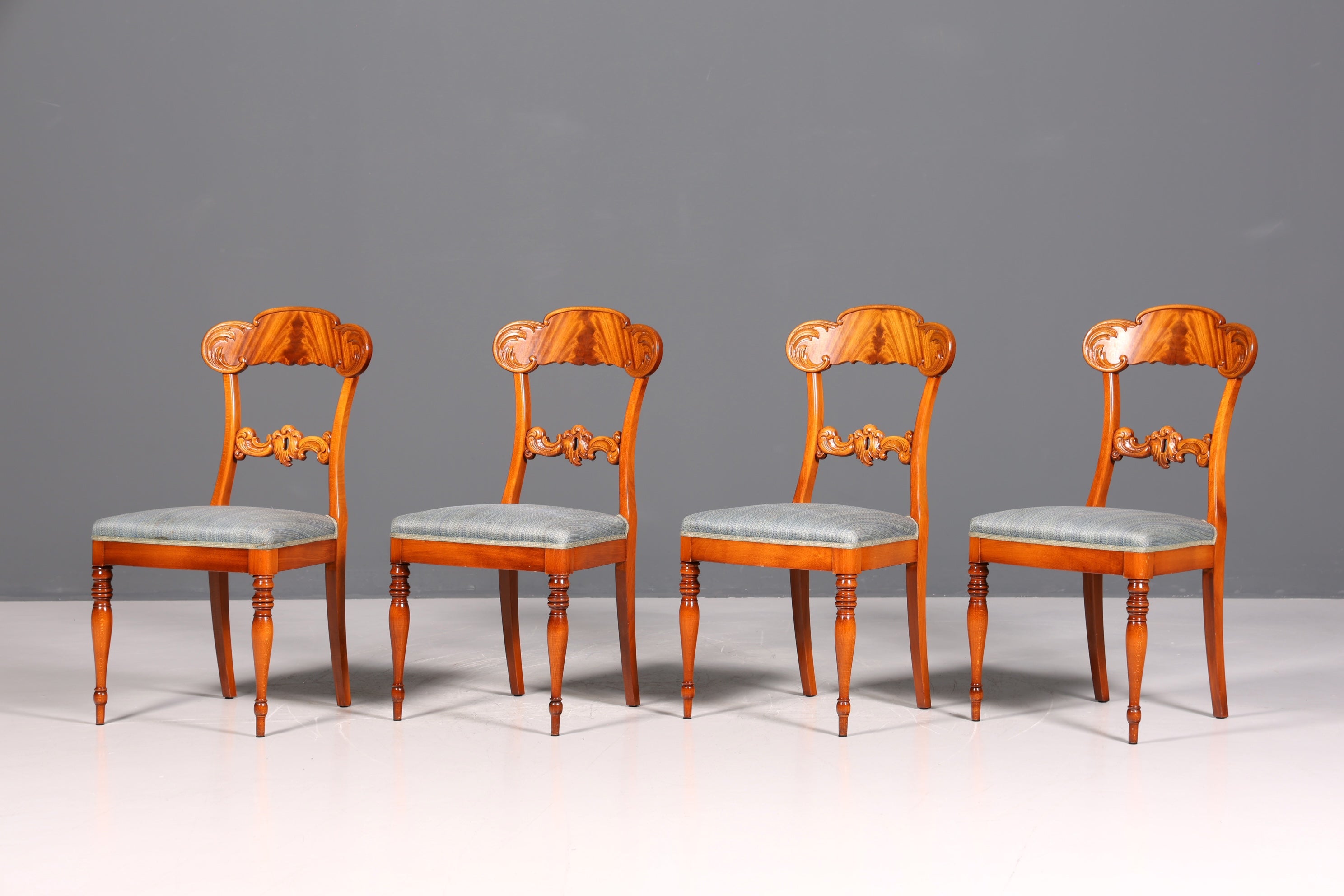 4x Traumhafte Stühle im Biedermeier Stil Antik Stuhl Set Louis Philippe Küchenstühle Esszimmer Stühle