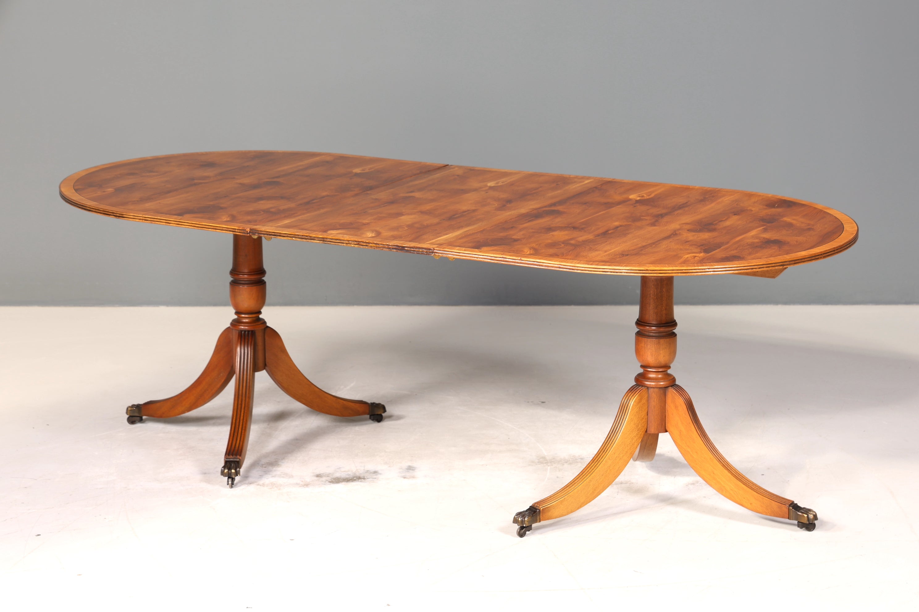 E830 Finish Wunderschöner Englischer Tisch ausziehbarer Esstisch Antik Stil 60s Küchentisch Eibe