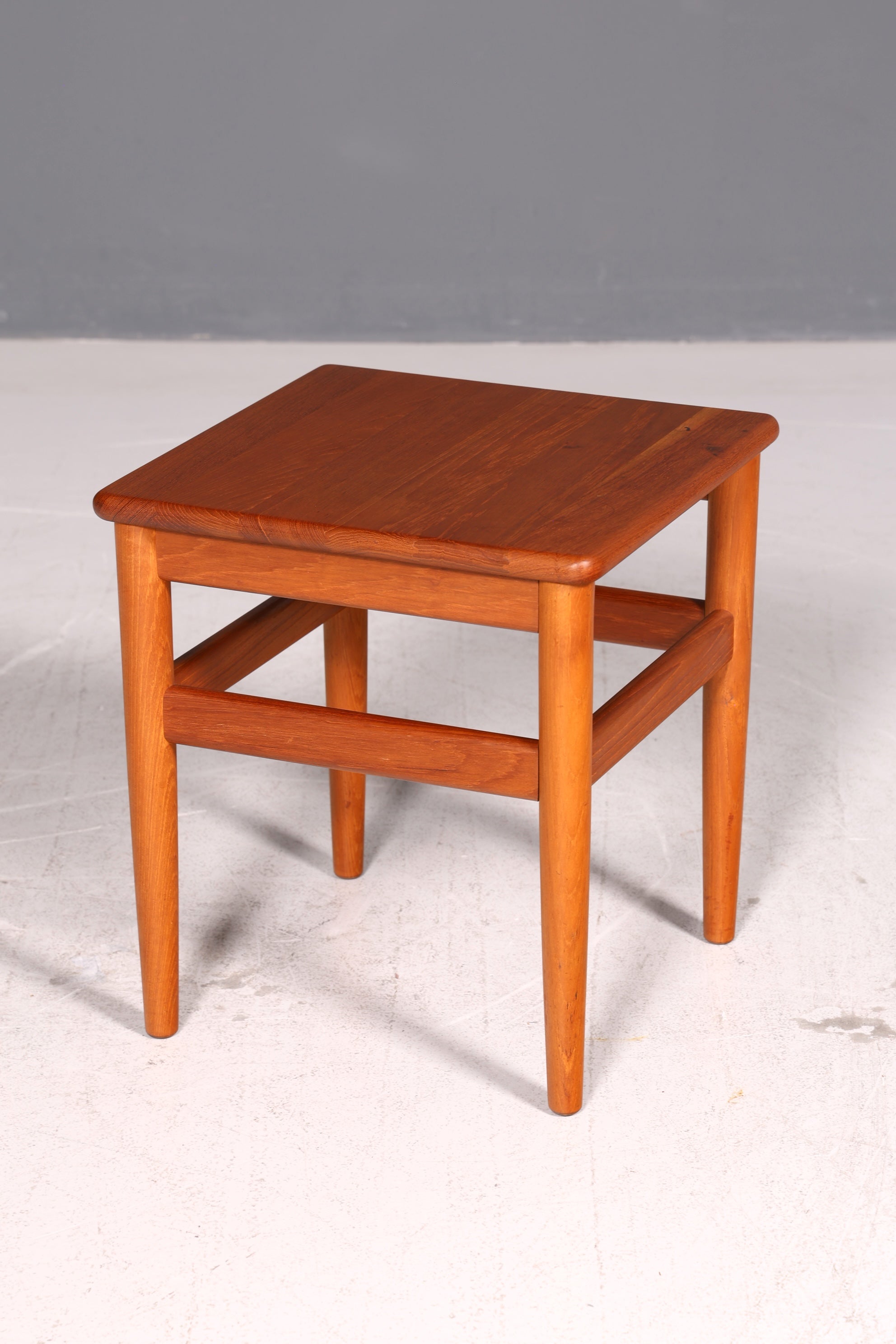 Edler Mid Century Teak Beistelltisch Dänisch Blumenhocker Ablagetisch Vintage 60er Danish Design Tisch 1 von 2