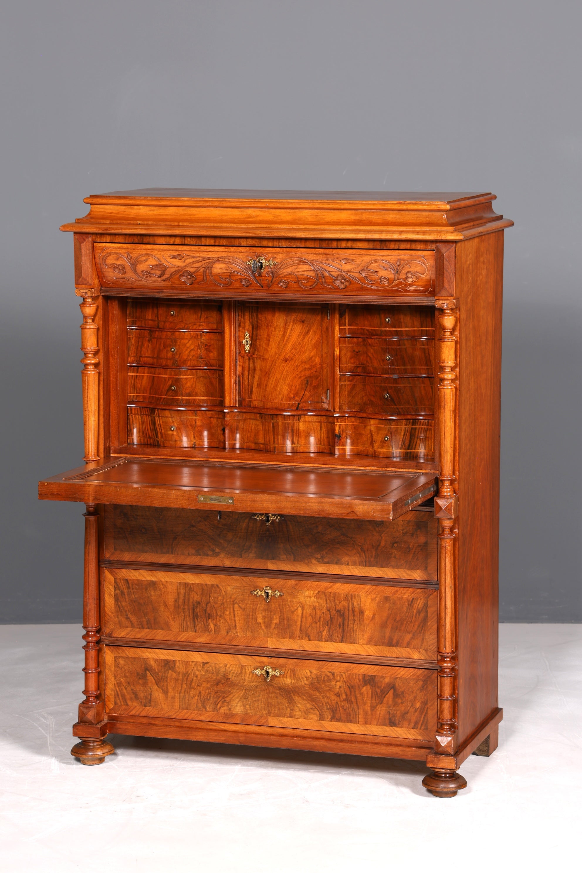 Wunderschöner Louis Philippe Sekretär um 1870 Vertiko Nussbaum Highboard Kommode Sekretär Schrank