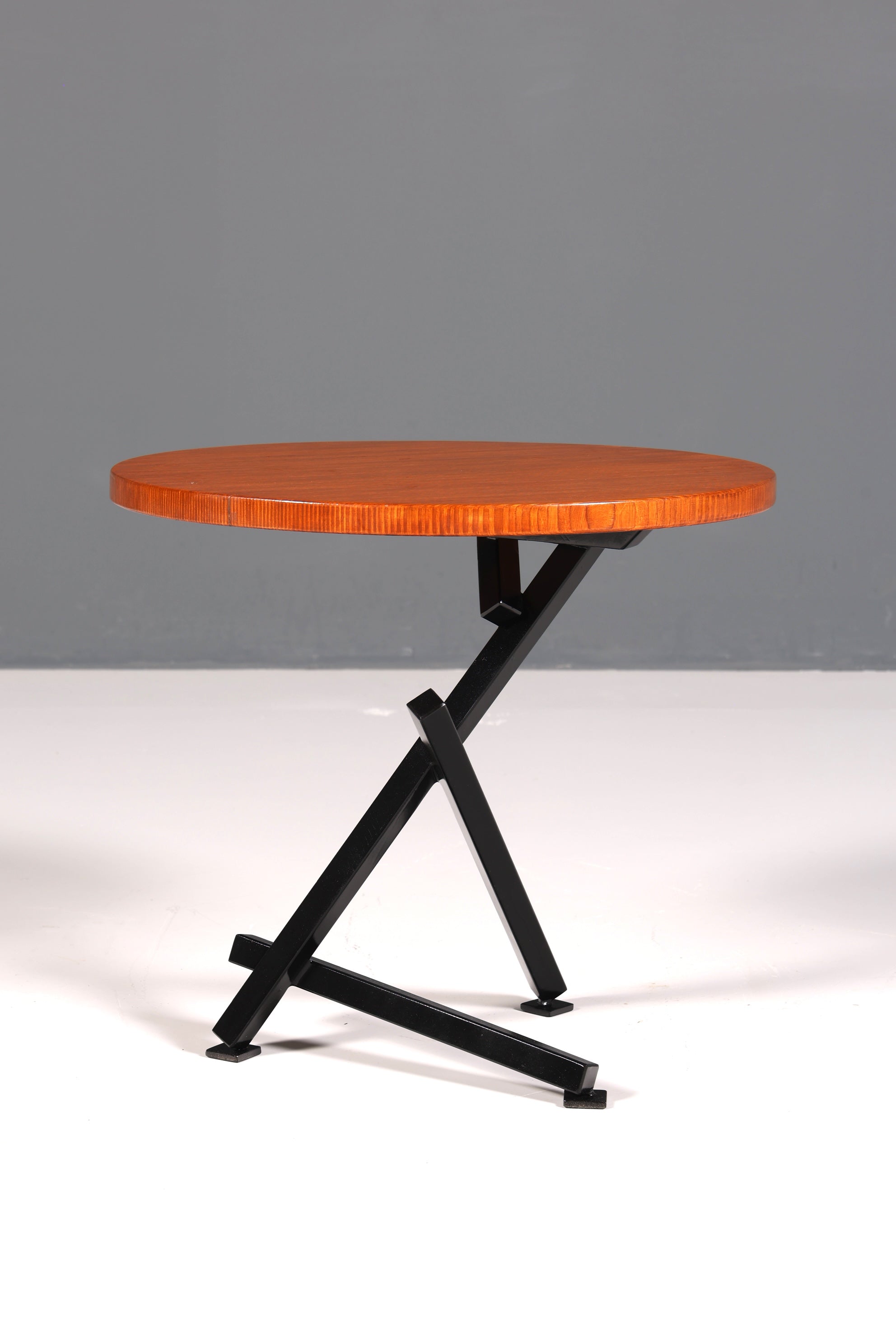 Beautiful mid-century retro side table, Danish design coffee table, 60s style