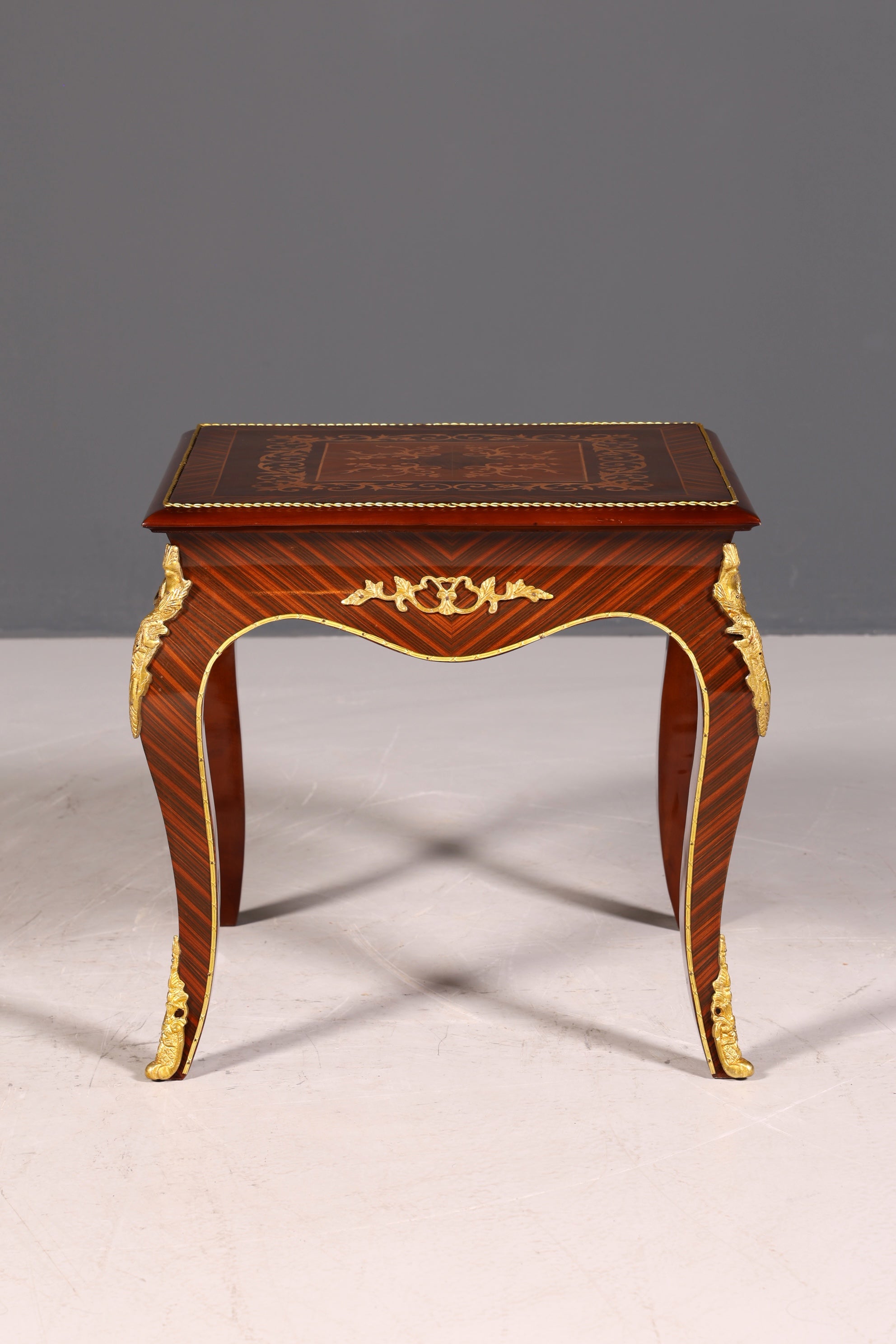 Wunderschöner Barock Stil Louis XV Couchtisch Antik Stil Ablagetisch Beistelltisch