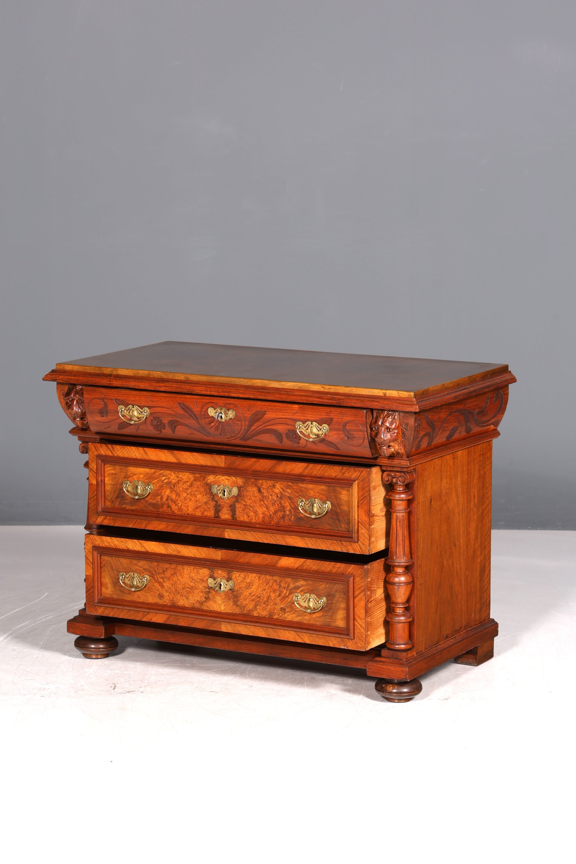 Stilvolle Gründerzeit Kommode Louis Philippe Nussbaum Schubladen Kommode Sideboard um 1880