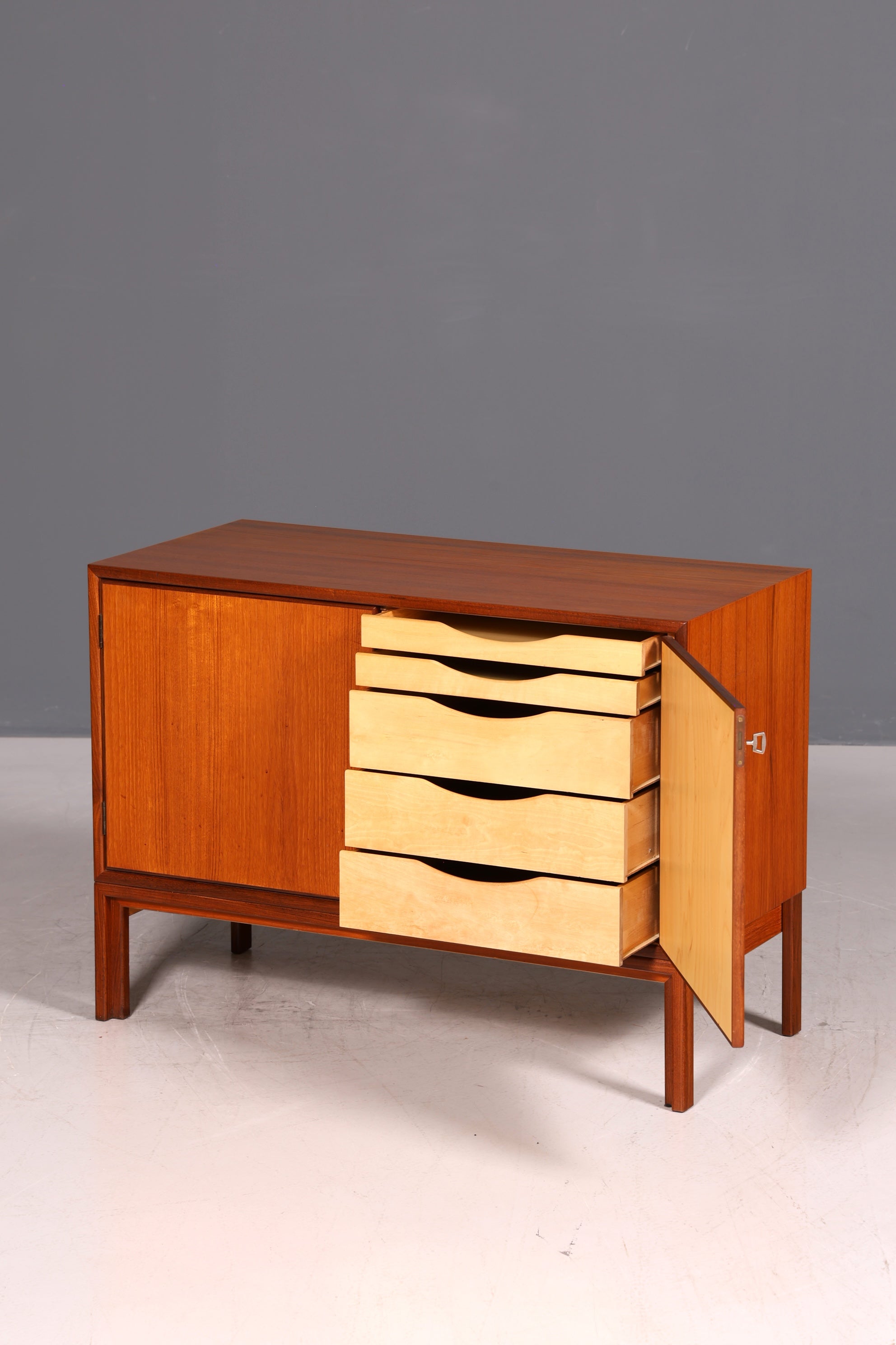 G445 Finish Wunderschöne Mid Century Kommode Vintage Schrank Retro Flur Kommode 60s Regal Sideboard (Kopie 2)