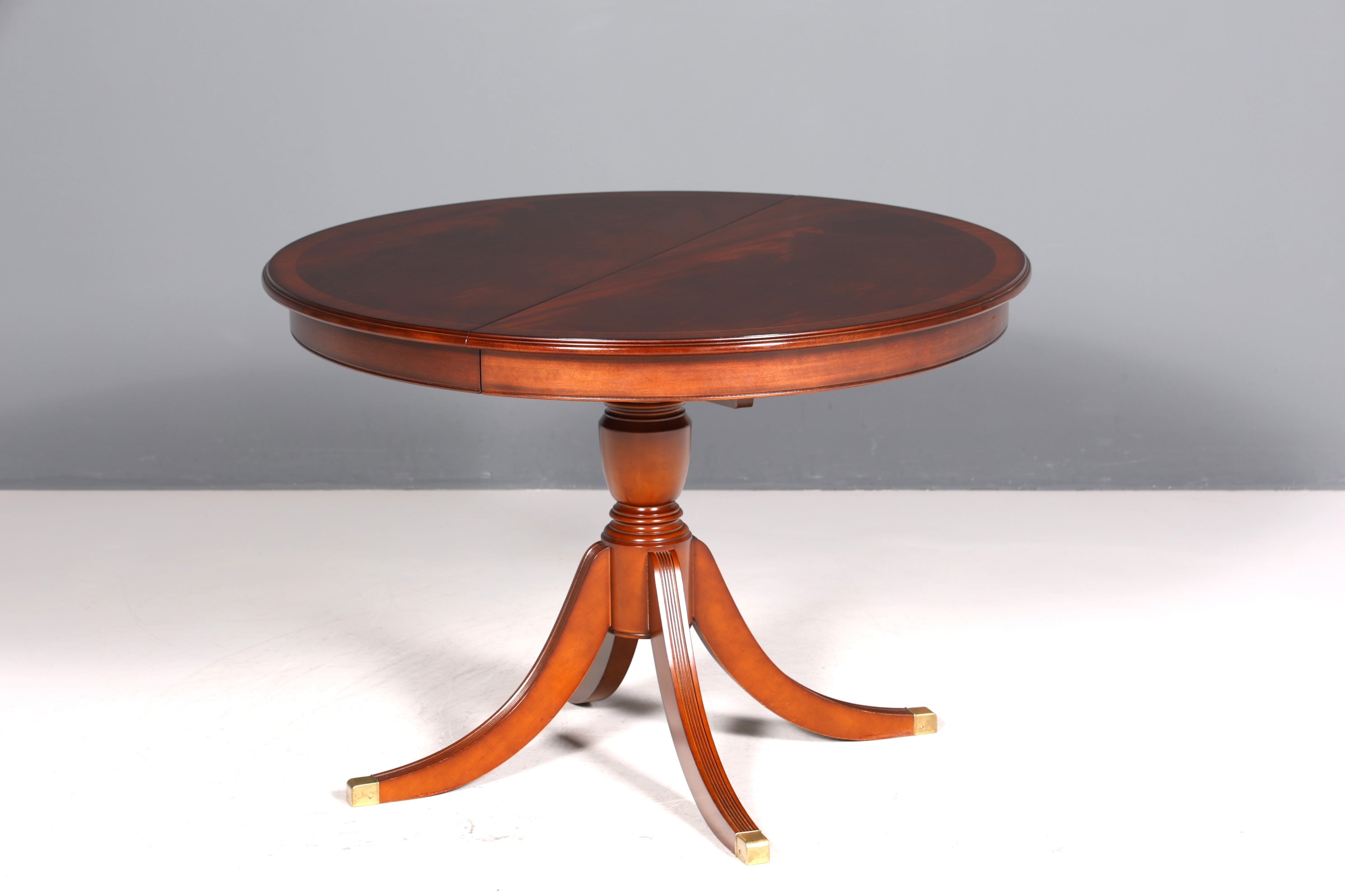 Beautiful original Heldense extendable dining table, mahogany, English antique style, 60s kitchen table