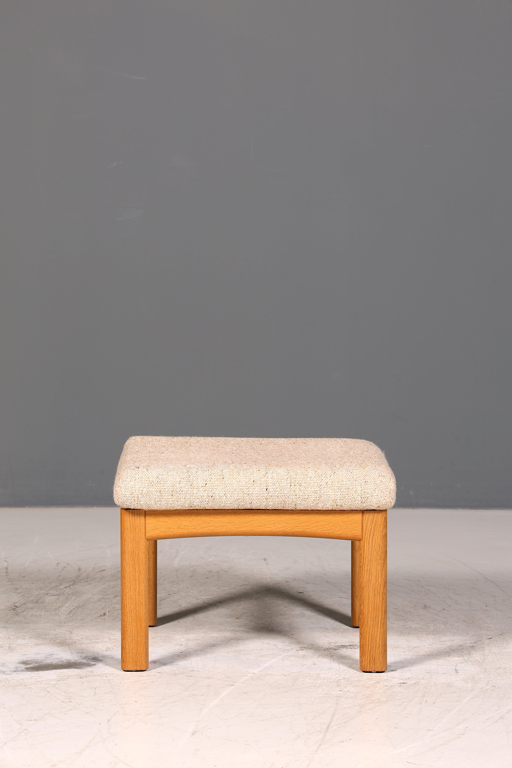 Wunderschöner Original Dyrlund Hocker Mid Century Fussablage echt Holz Schemel Polsterhocker