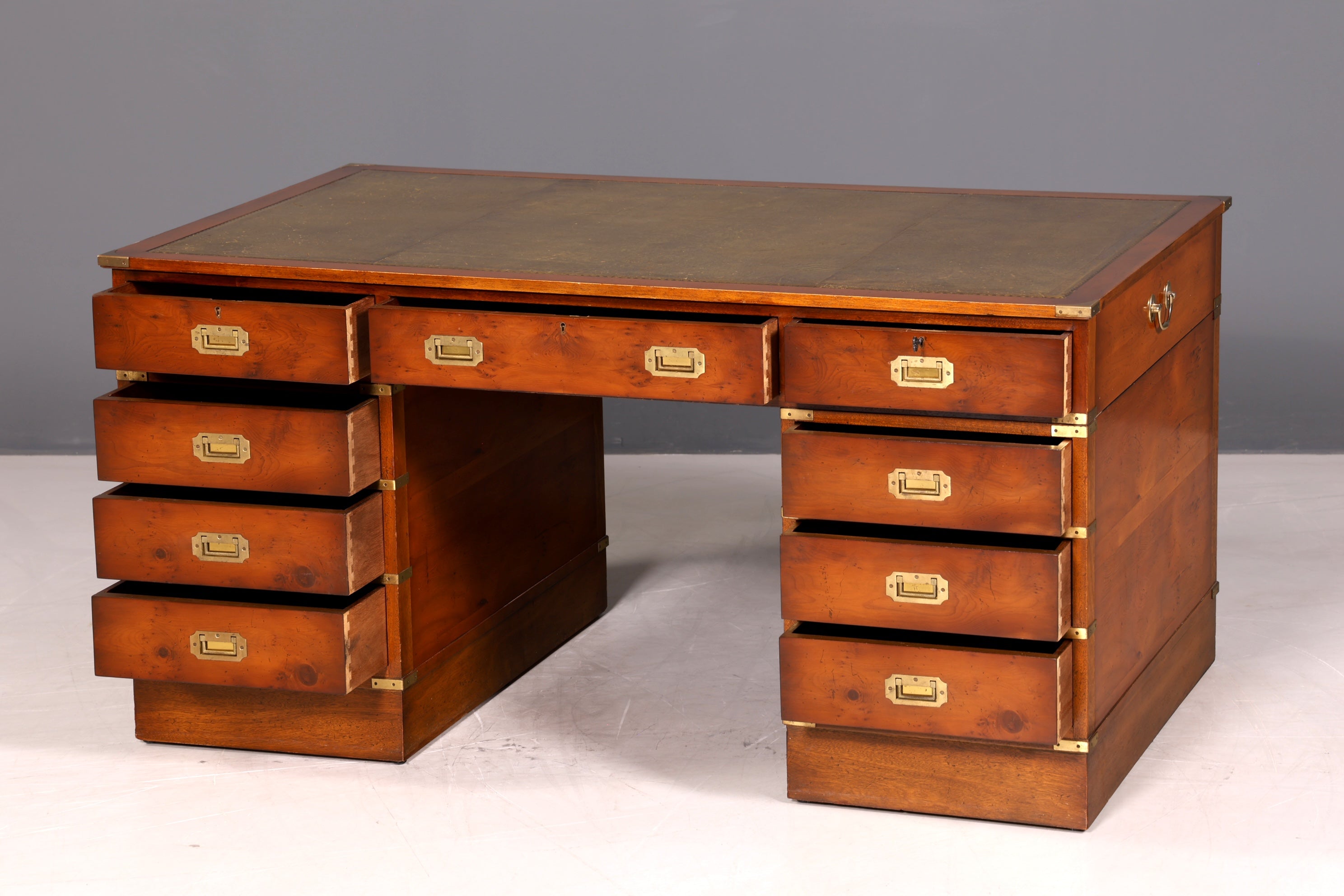 Wunderschöner Maritimer Schreibtisch Englischer Military Chest Bürotisch Office Table