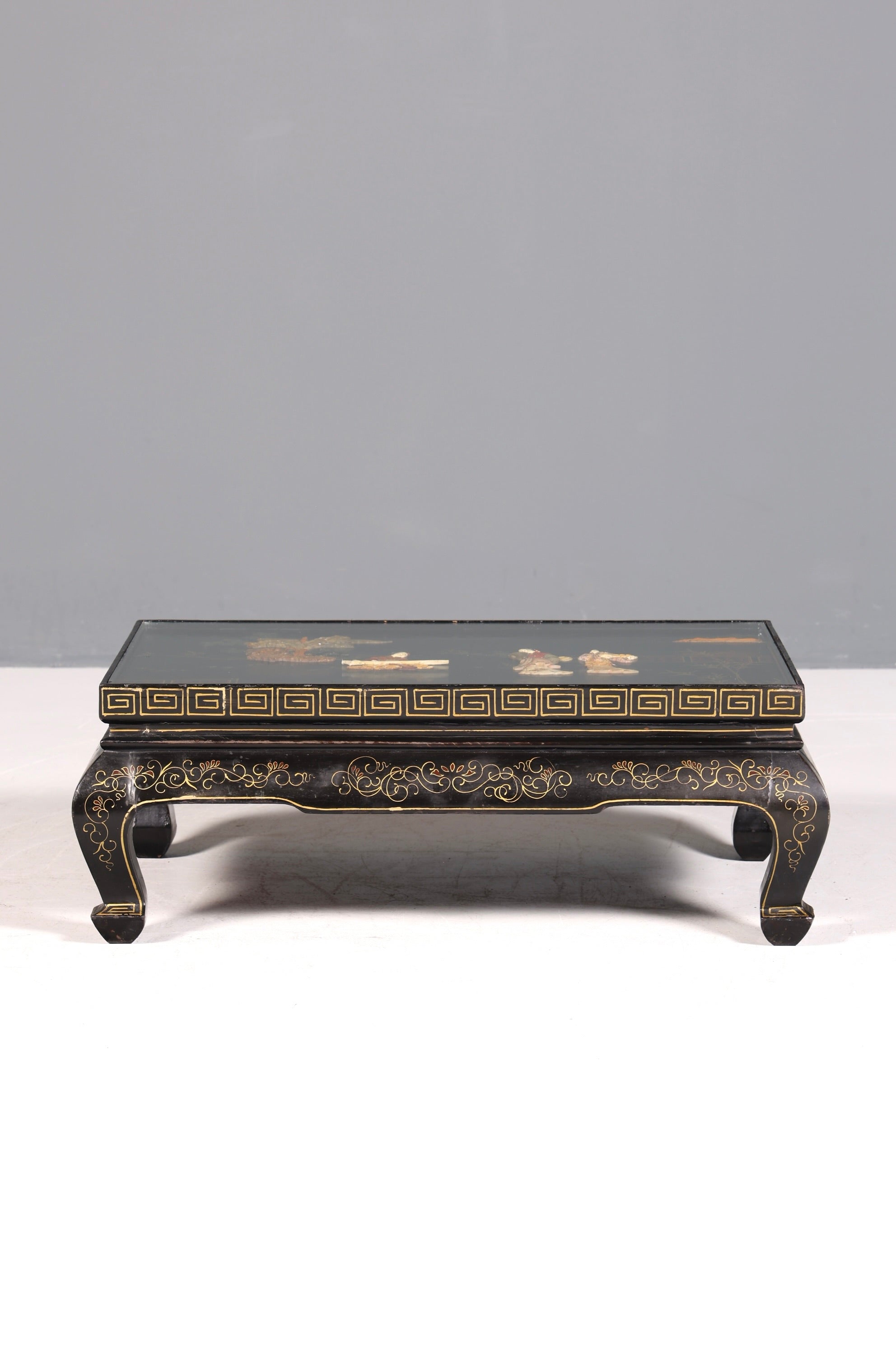 Traumhafter Chinesischer Couchtisch Asia Tisch Ablagetisch mit Asiatischen Motiven
