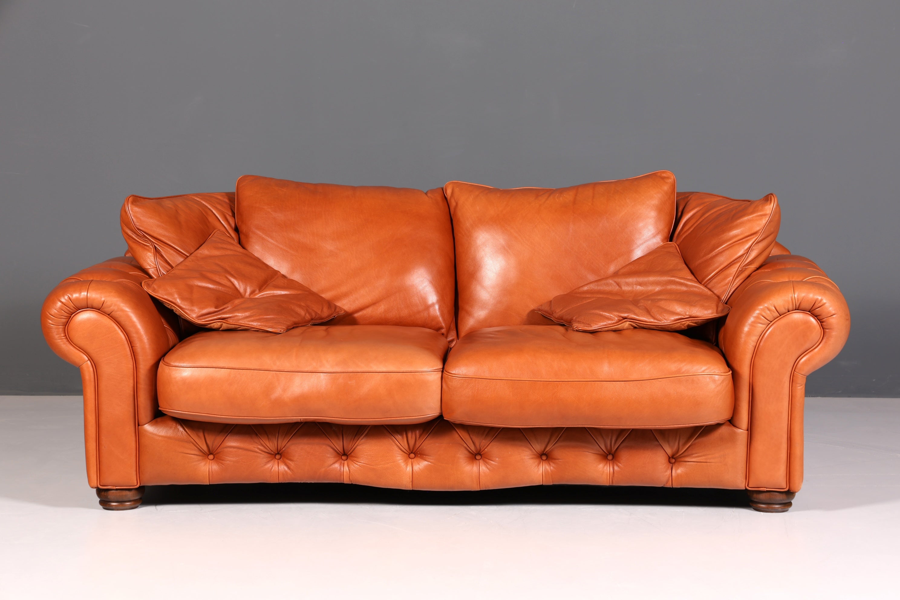Beautiful Chesterfield design sofa, English genuine leather couch, cognac lounge sofa