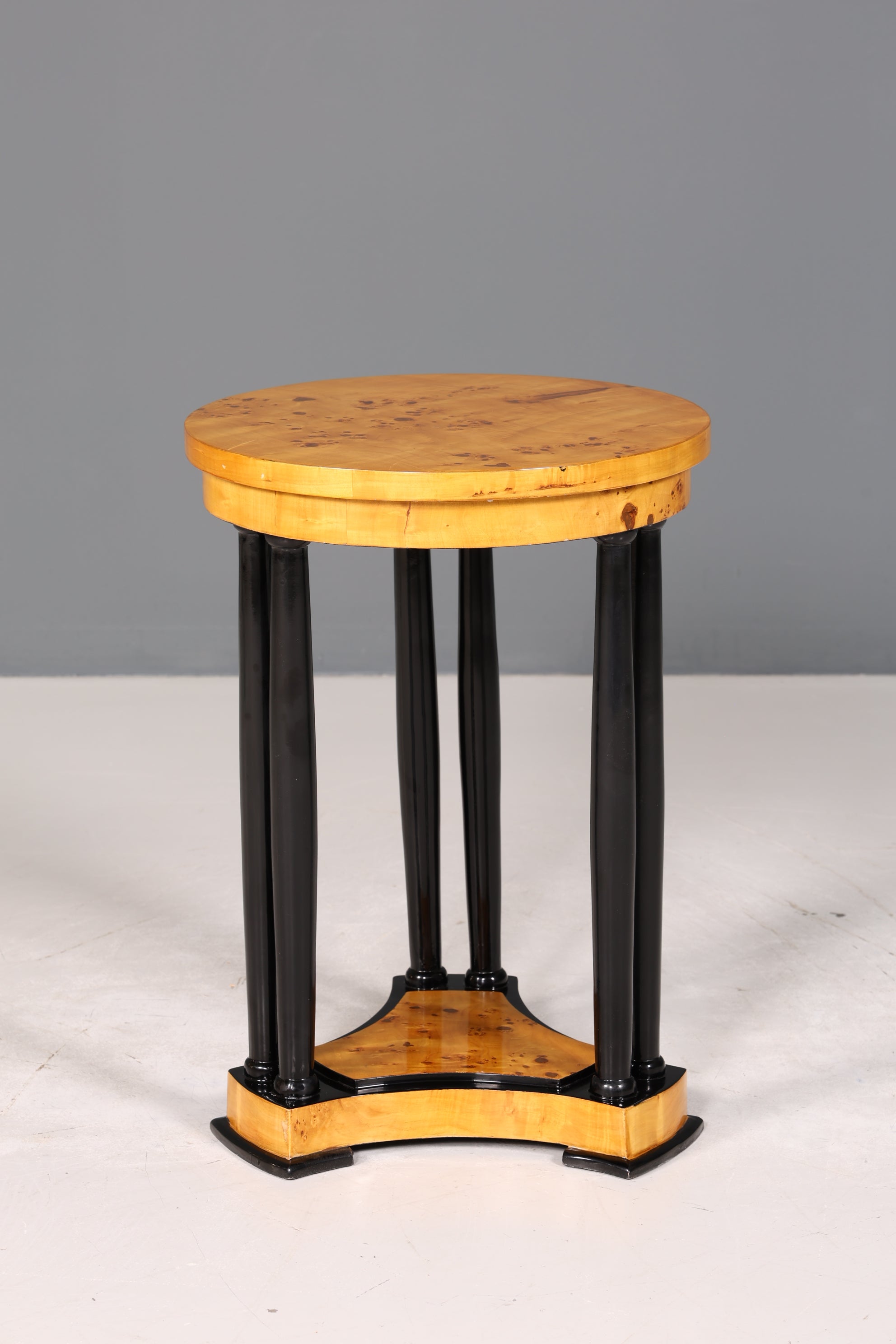 Stilvoller Art Deco Stil Tisch Luxus Couchtisch Biedermeier Ablagetisch Birke Wohnzimmer Tisch