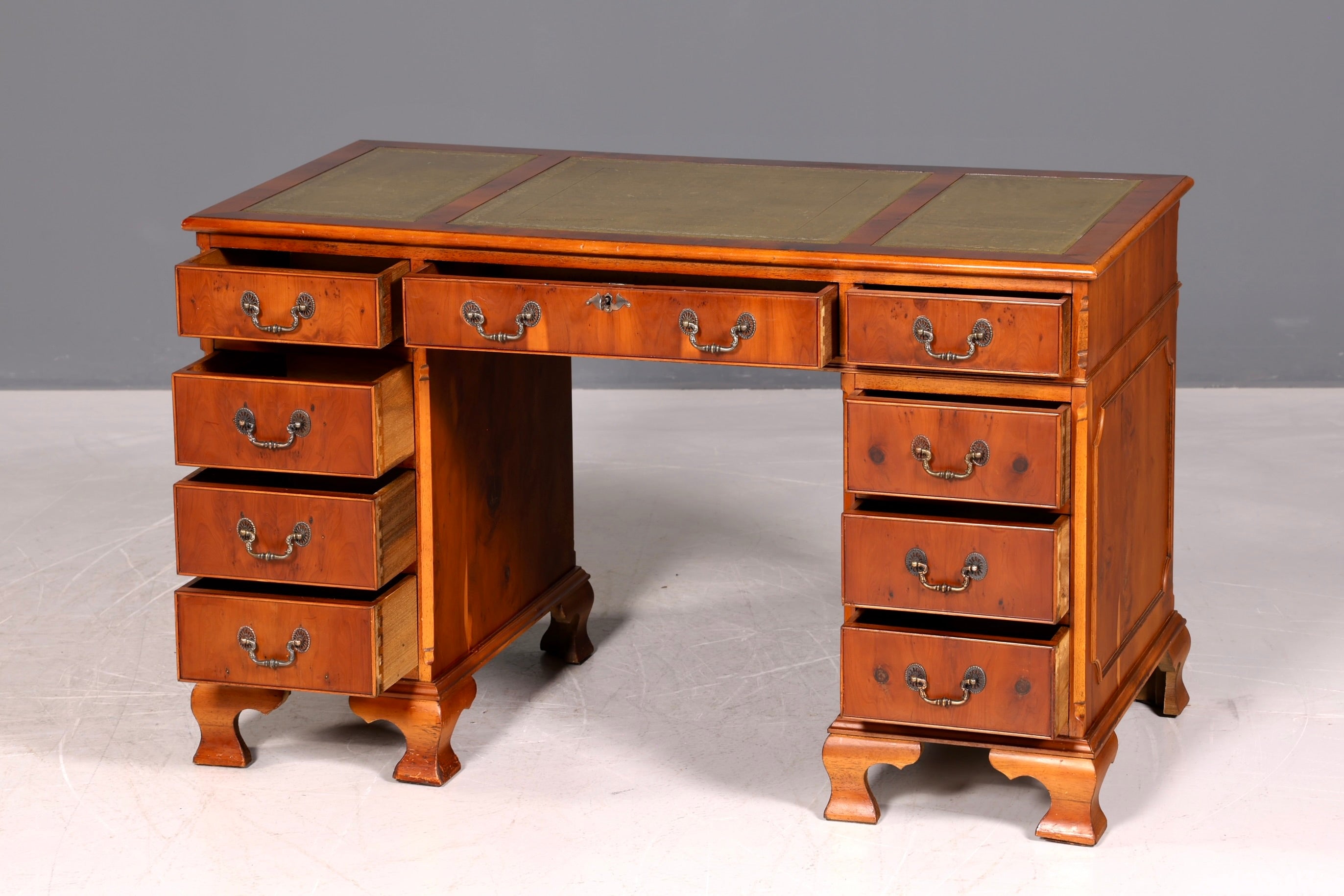 G072 Finish cm Wunderschöner Englischer Schreibtisch echt Lederauflage Bürotisch Antik Stil Office Desk