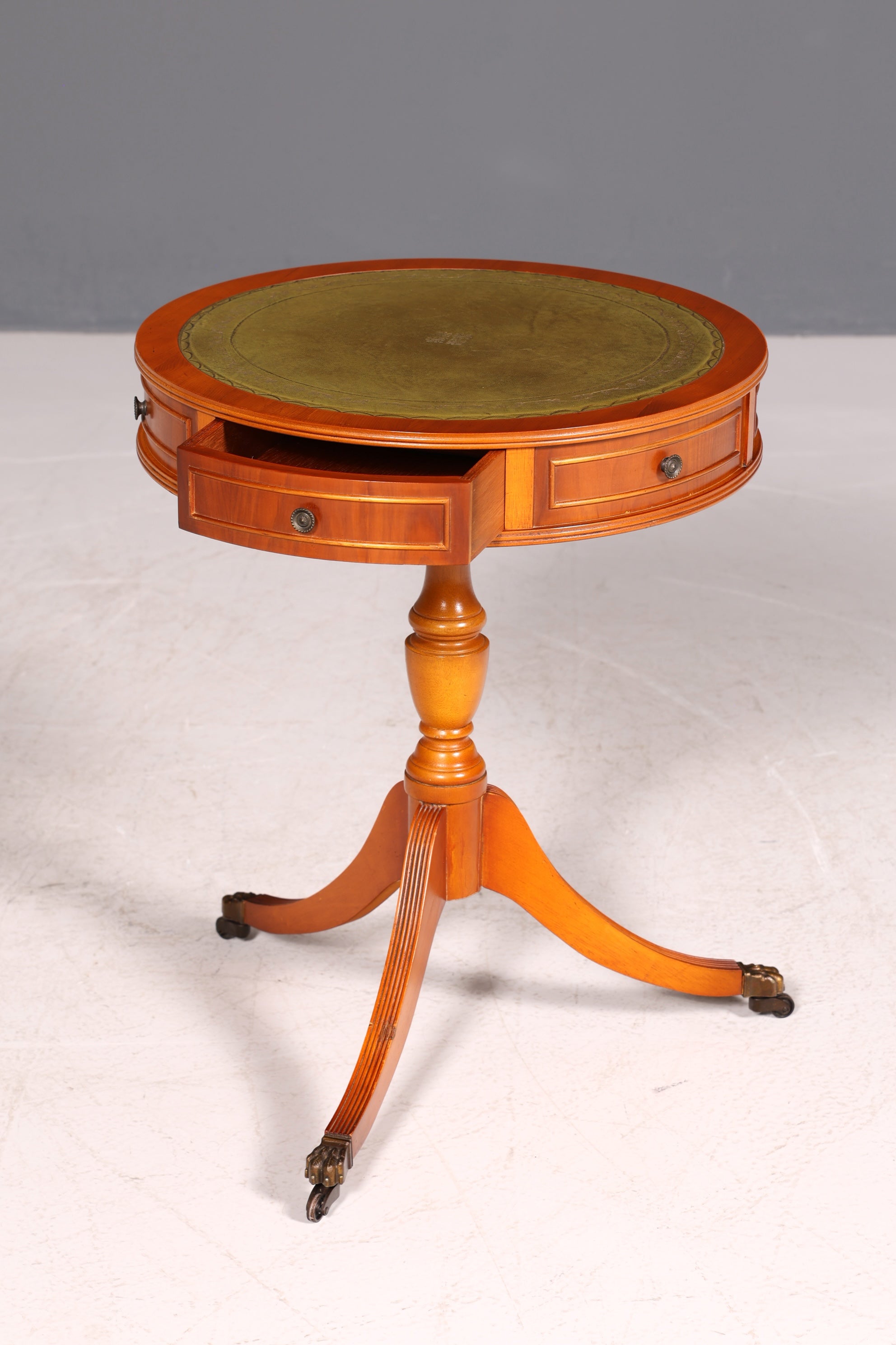 G049 Finish Traumhafter Englischer Tisch Couchtisch Englisch Antik Stil Ablagetisch Regency Stil Beistelltisch