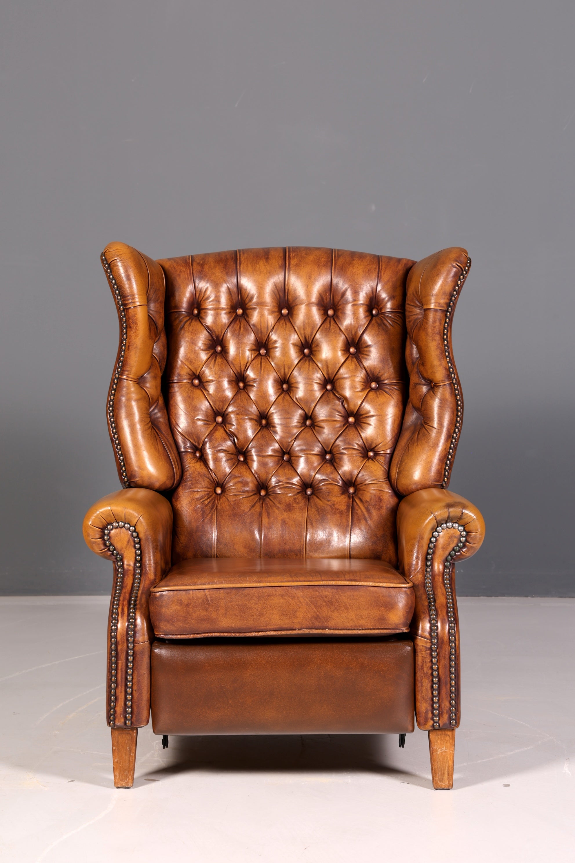 Wunderschöner Original Chesterfield Ohrenbackensessel Englisch Echt Leder Herrensessel Relaxsessel Liegefunktion Vintage