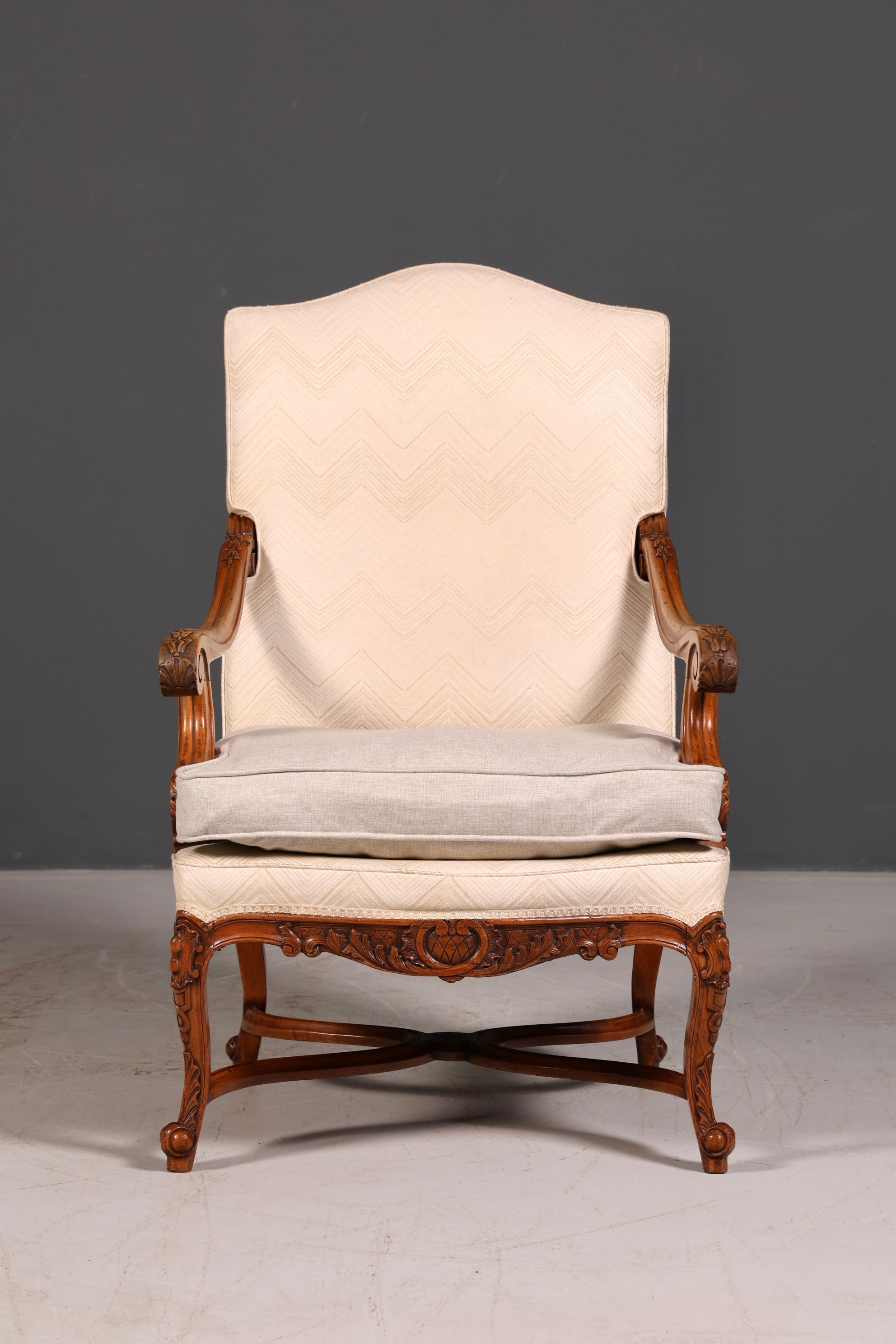 Edler Louis Philippe Armlehnsessel Gründerzeit Antik Sessel Polstersessel 1 von 2