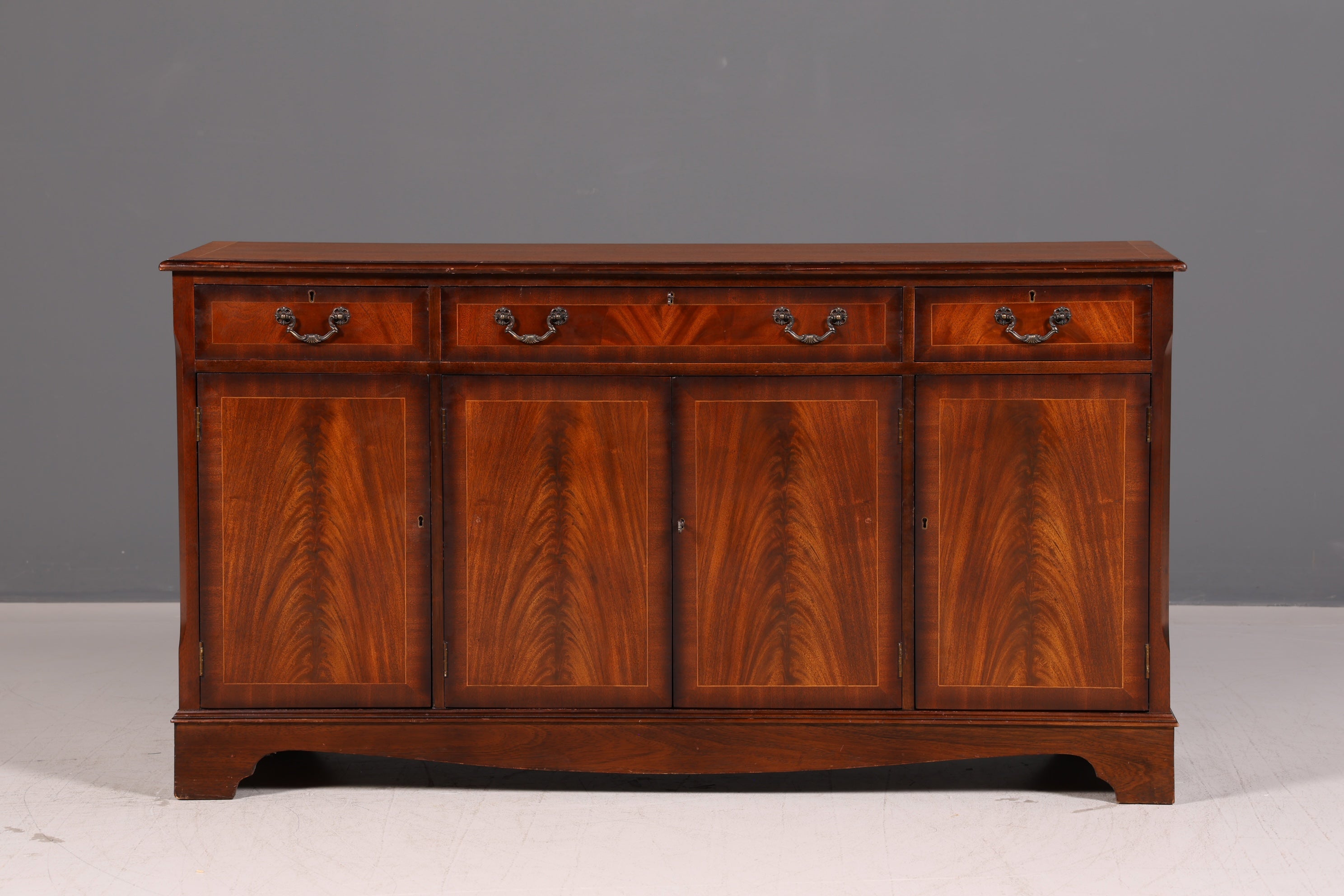 Wunderschönes Englisches Sideboard Mahagoni Schrank 60er Buffetschrank Kommode Anrichte Vintage