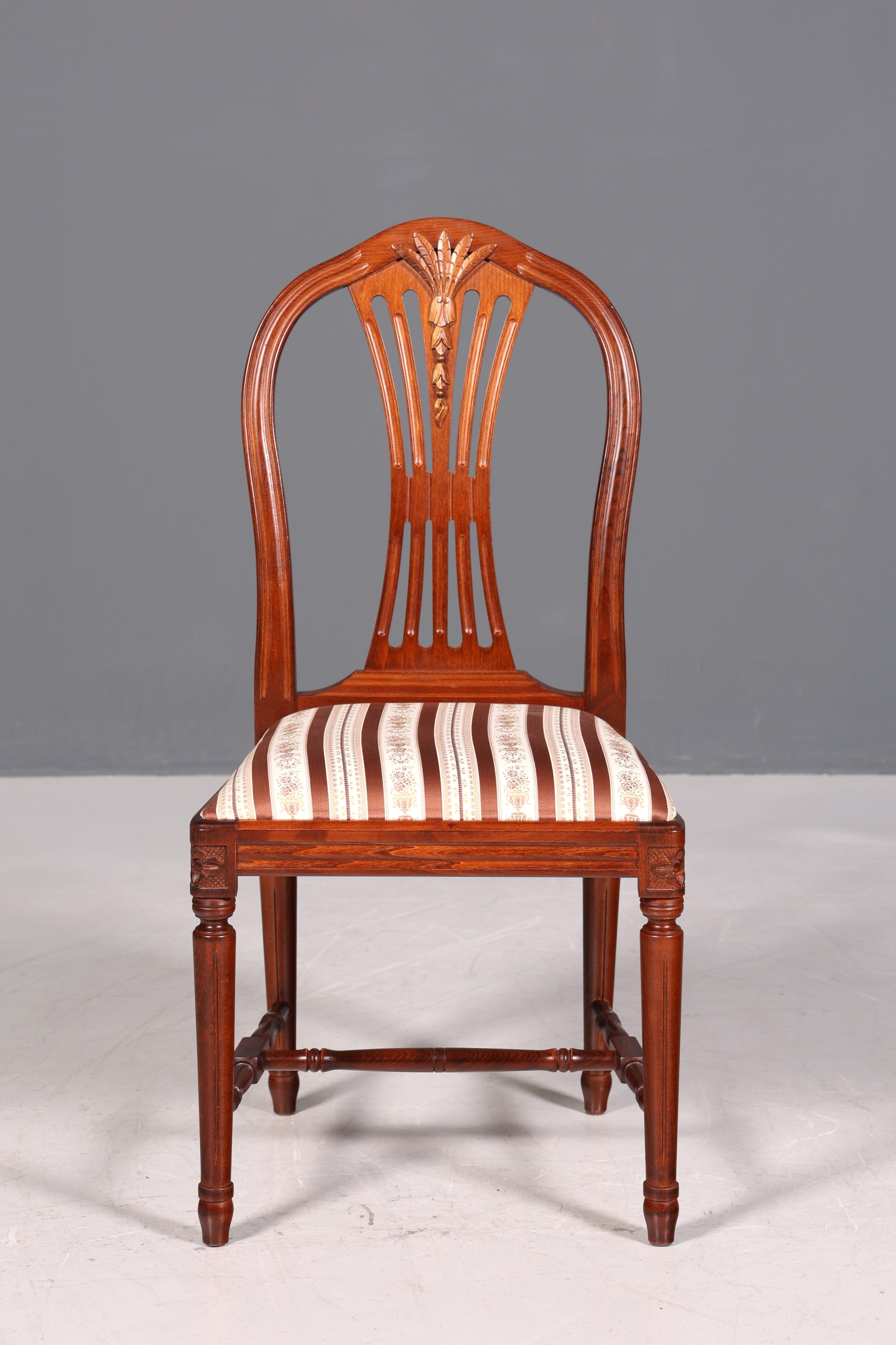 Traumhafter Stuhl im Gustavianischem Stil Englisch Küchenstuhl Antik Stil Sekretär Stuhl