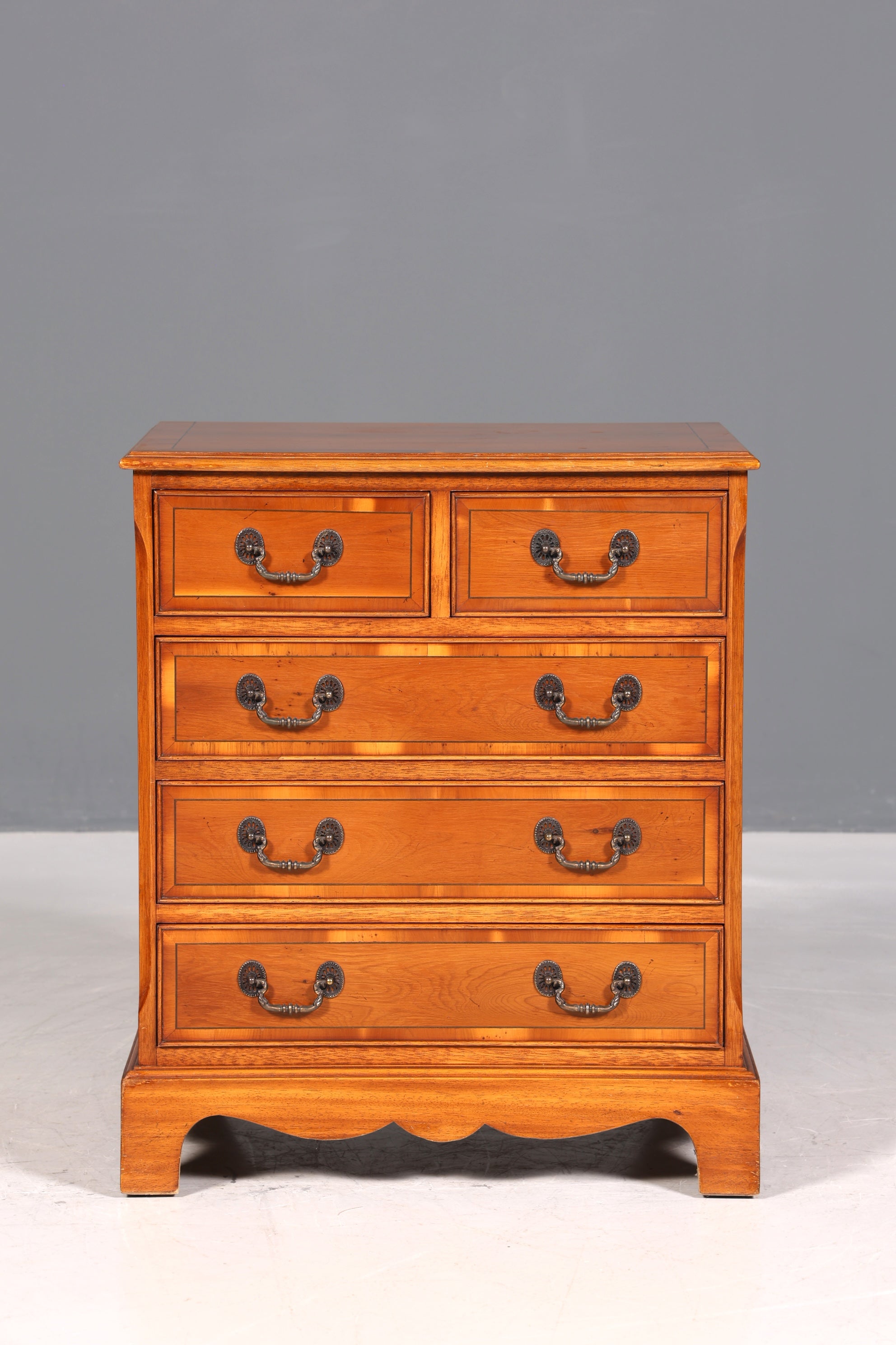 Traumhafte Englische Eibe Kommode echt Holz Schubladenkommode Antik 60er Jahre