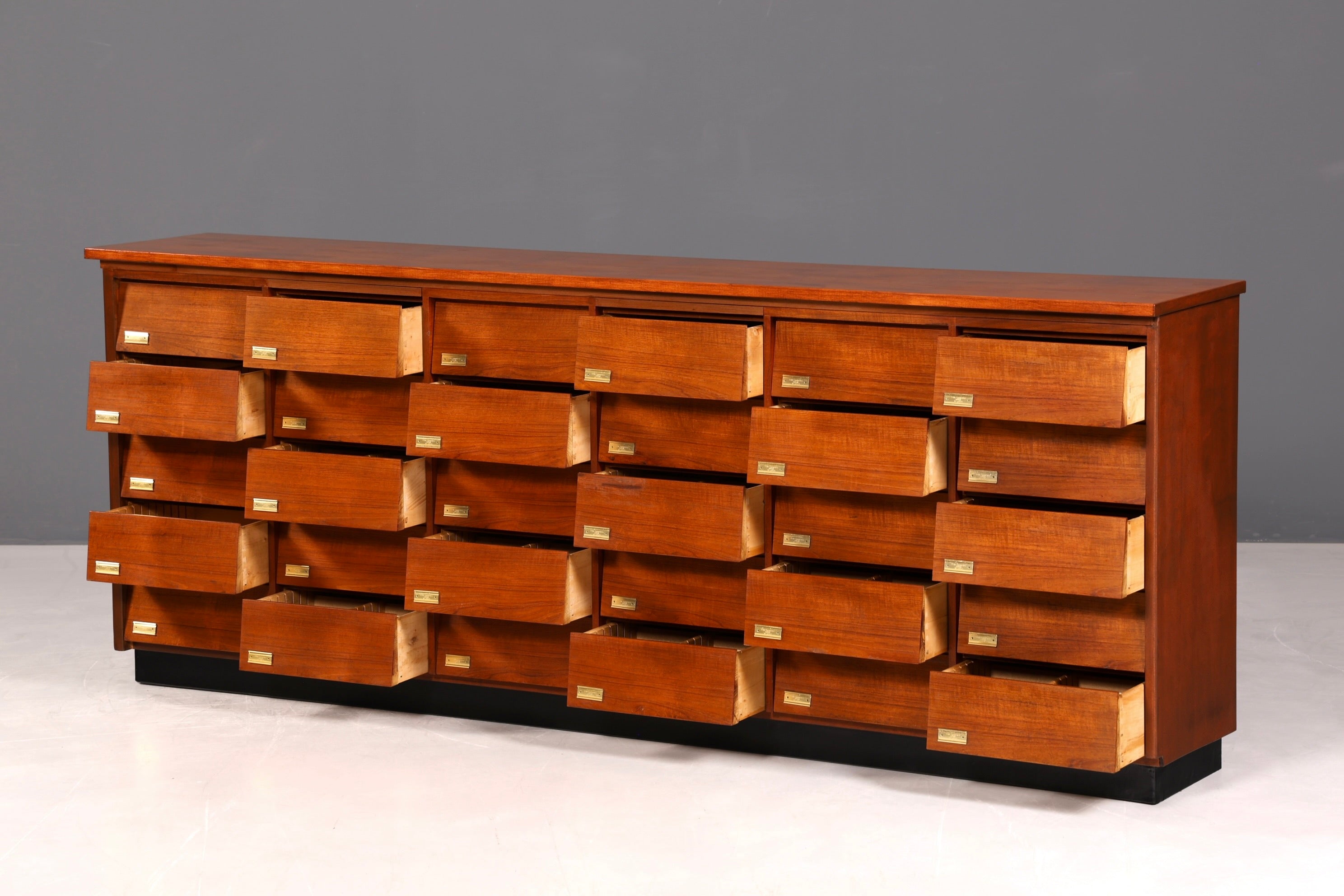 G112 Finish Wunderschöne Mid Century Kommode Vintage Bauhaus Apotheker Schrank Retro Schubladenkommode