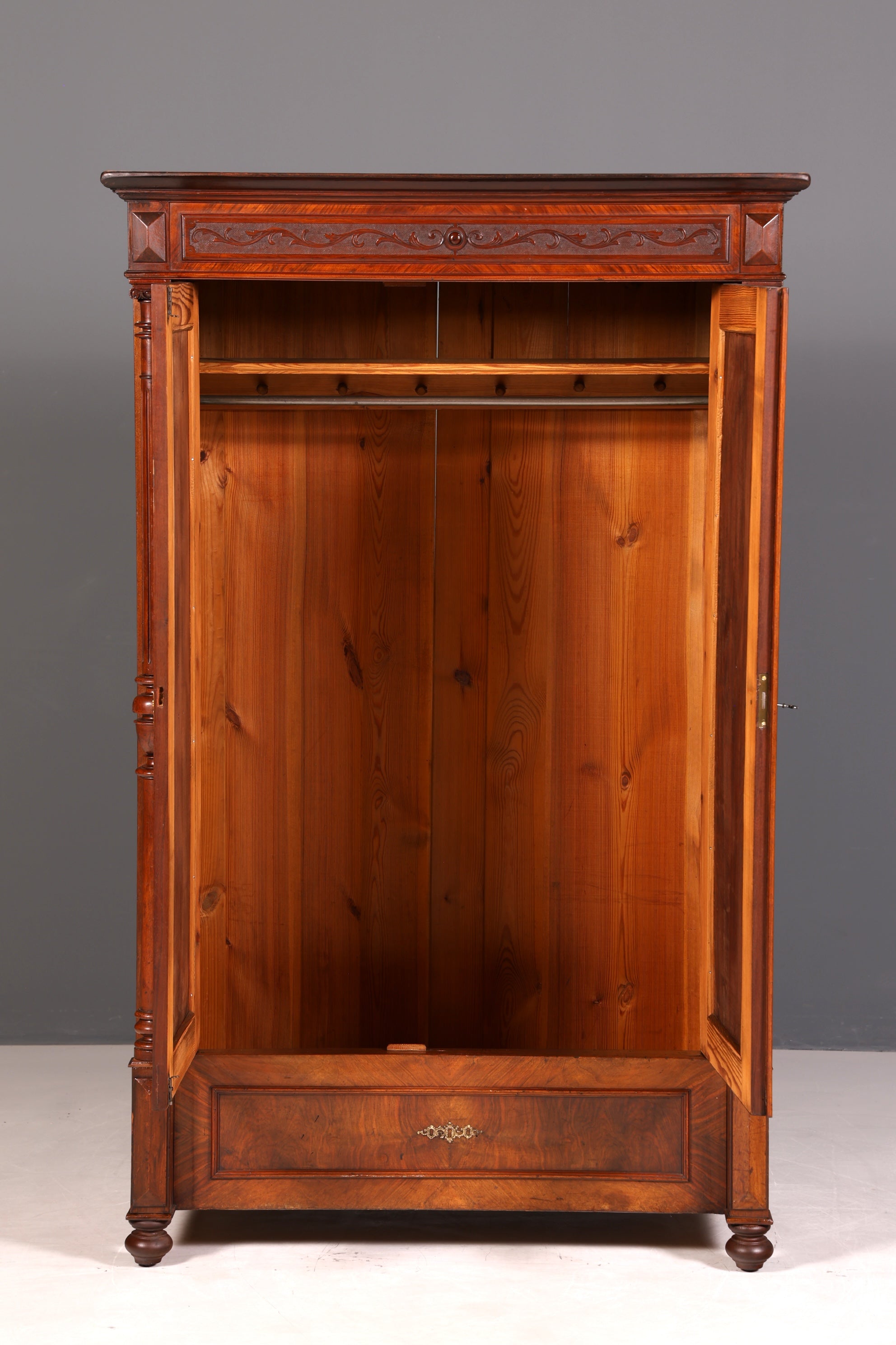 Beeindruckender Gründerzeit Schrank um 1880 Kleiderschrank Antik Jugendstil Wäscheschrank Dielenschrank