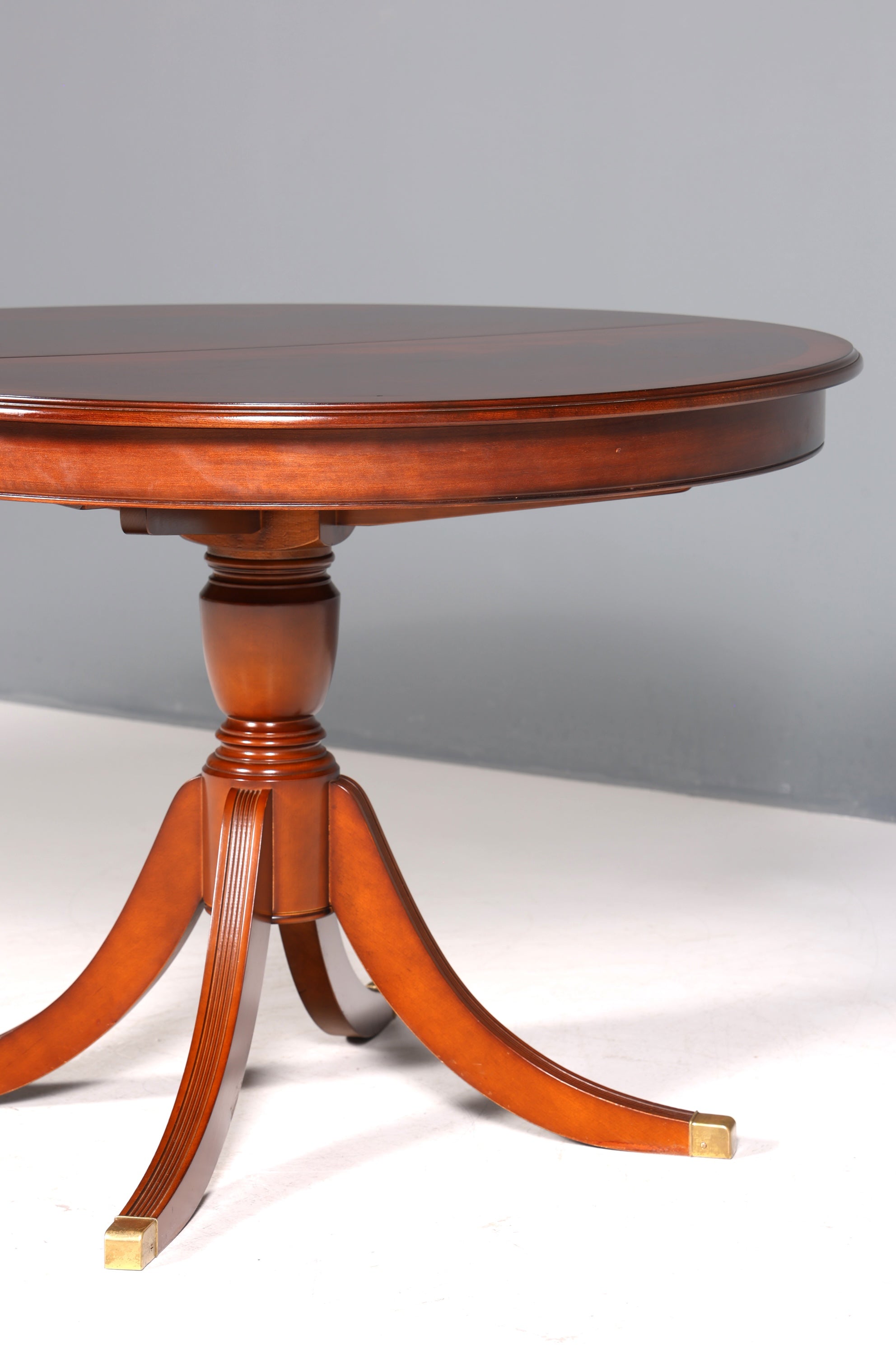 Beautiful original Heldense extendable dining table, mahogany, English antique style, 60s kitchen table