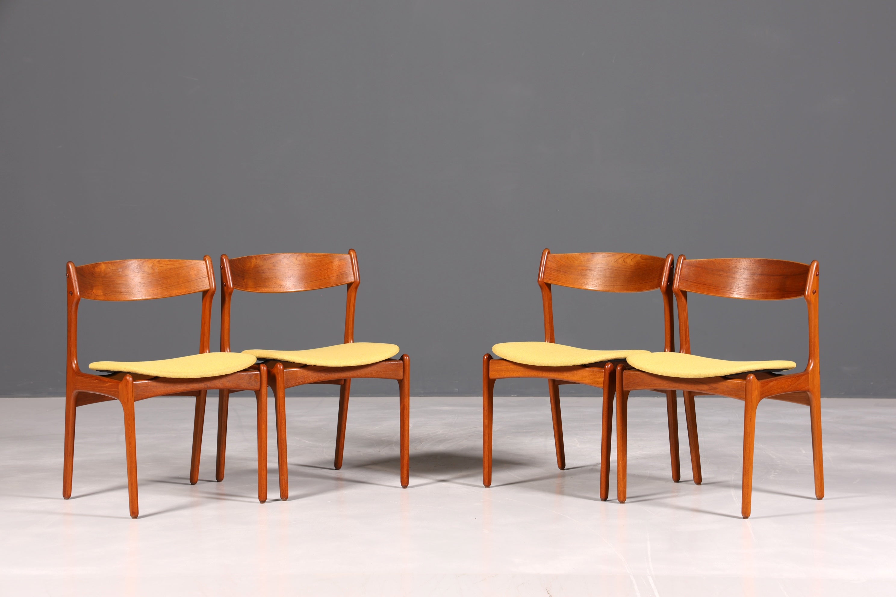 4x Original Erik Buch Stühle von Oddense Maskinsnedkeri A-S Mid Century Danish Design Teak Holz Esszimmer Stühle Küchenstühle