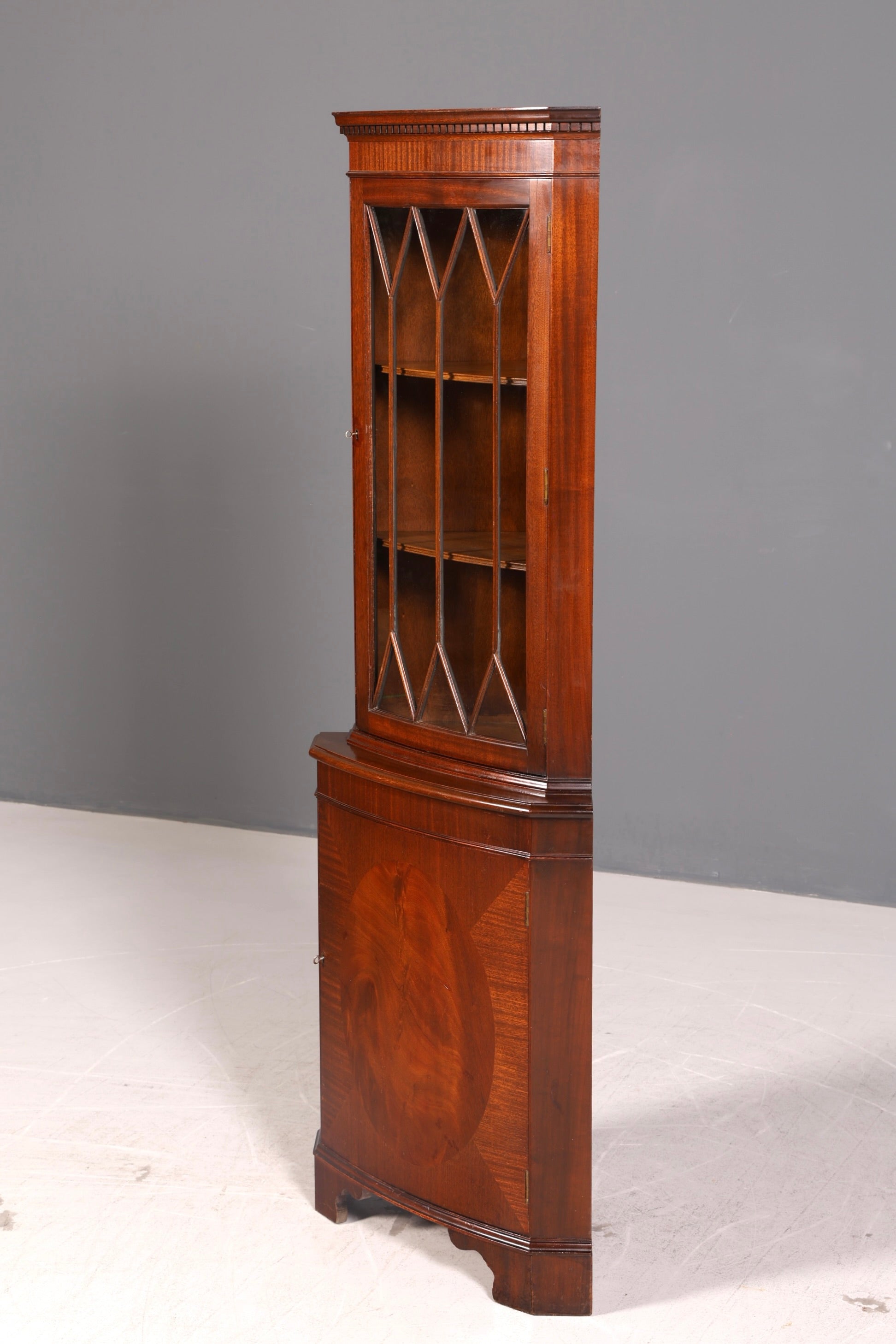 Wunderschöne Englische Eckvitrine Mahagoni 60er Echt Holz Schrank Eckschrank Glasvitrine Vitrine Vintage