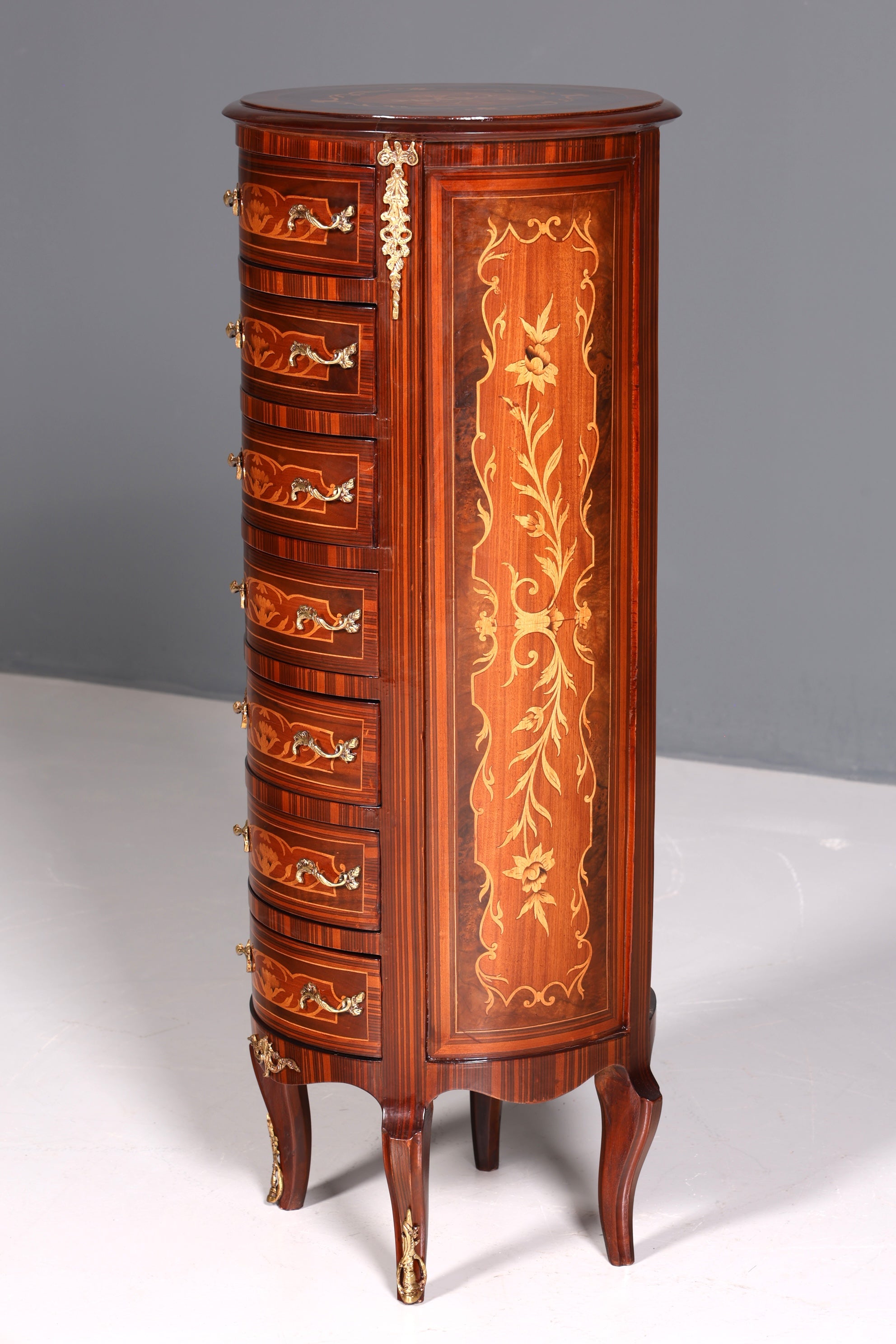 Dreamy Baroque style chest of drawers, vertico with inlaid details, 7-drawer chest