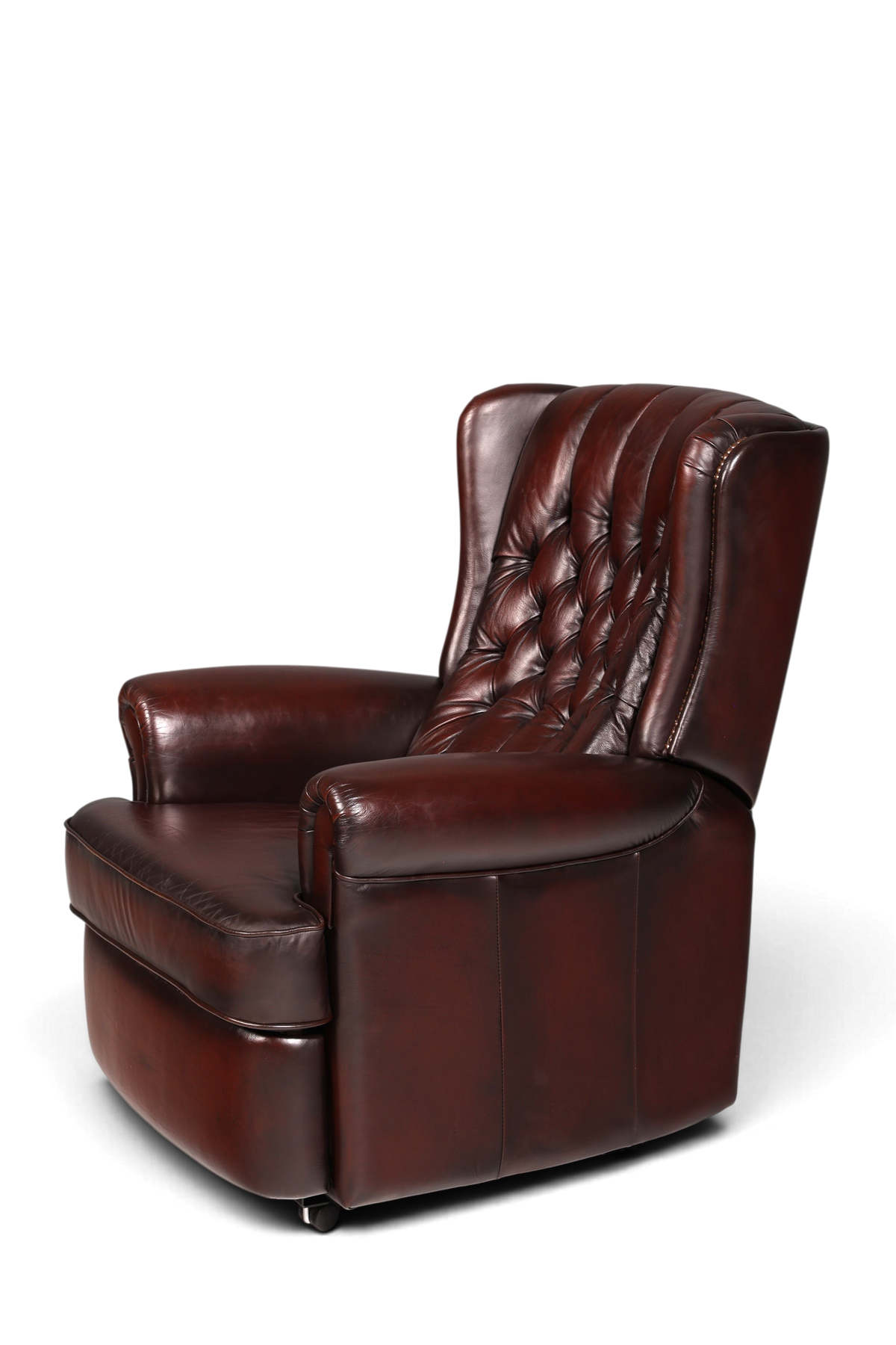 Hauptstadt Möblerei Chesterfield Ohrensessel aus braunem Echtleder mit klassischer Knopfheftung und Relaxfunktion