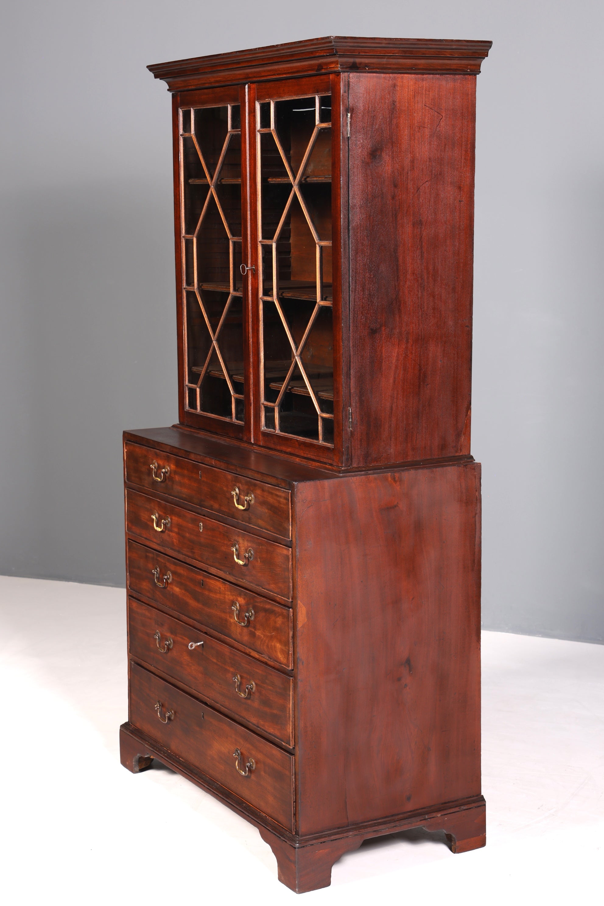 Wunderschöne Englische Antik Vitrine um 1700 George III Mahagoni Bücherschrank Buffet Glasvitrine Kommode