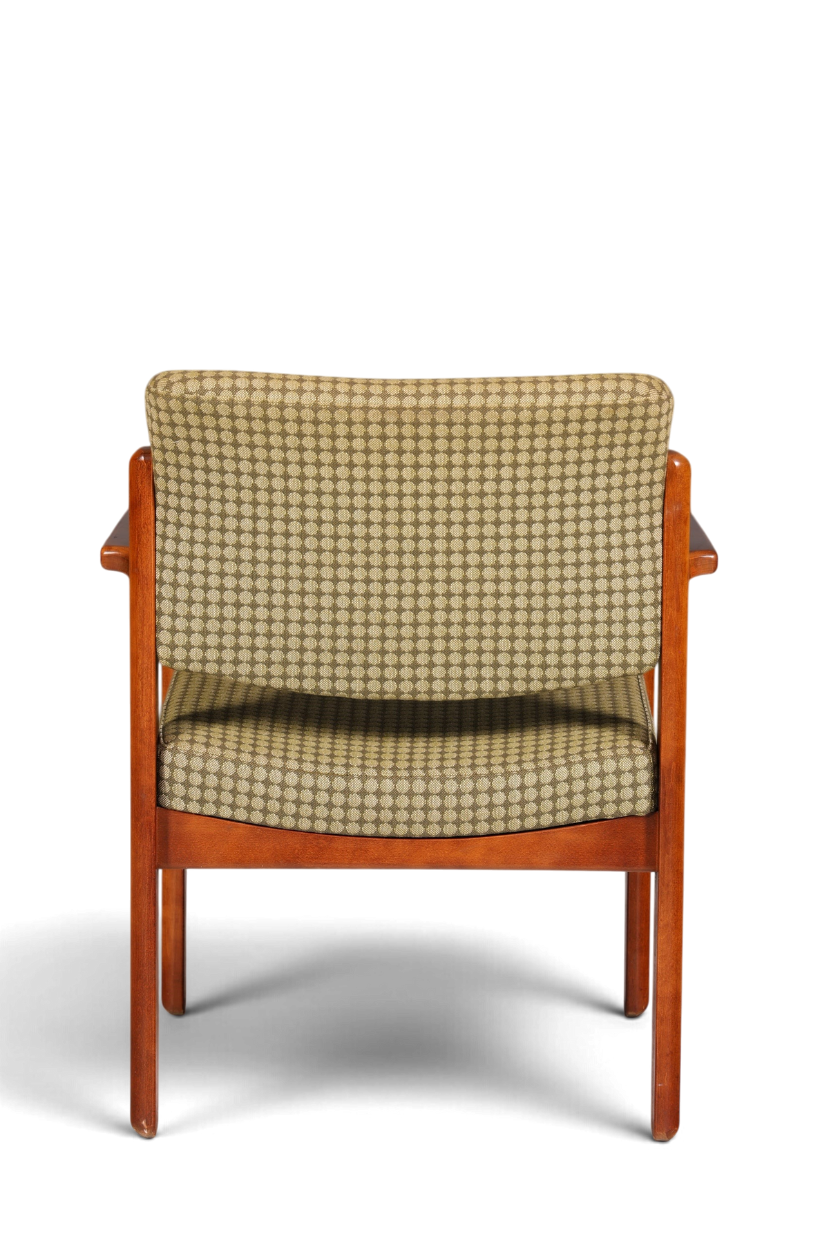 Hauptstadt Möblerei Mid Century Armlehnstuhl aus Holz mit gemustertem Stoffbezug in grünen Tönen, Rückansicht