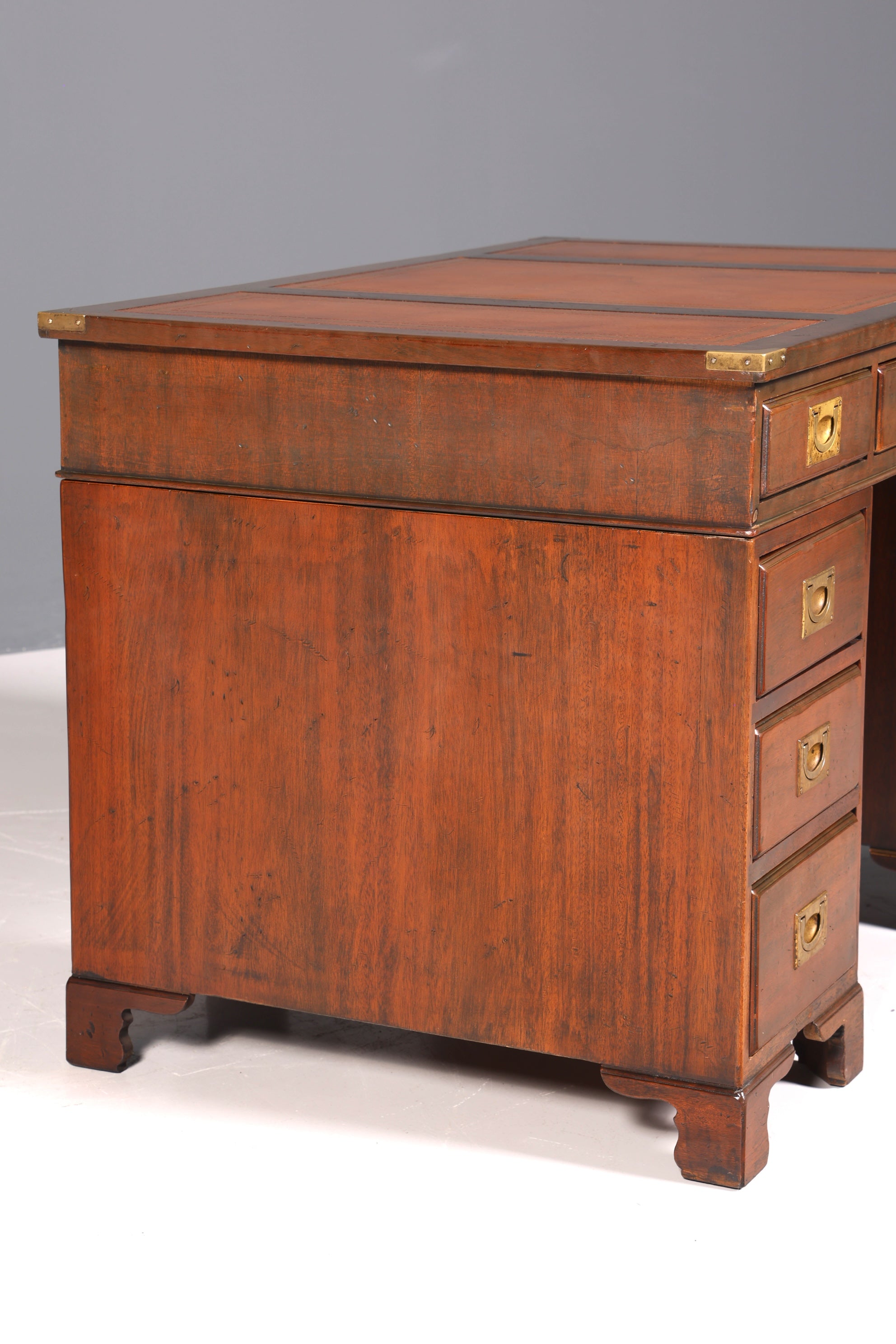 Traumhafter Maritimer Schreibtisch Englischer Military Desk Bürotisch Office Table mit echt Lederauflage