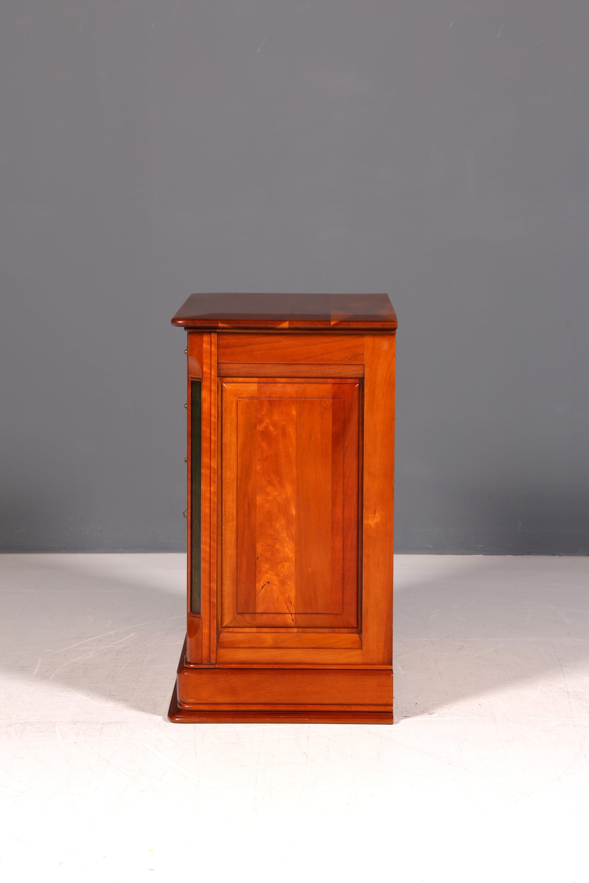 Edle Kommode im Biedermeier Stil Englischer Stil Eibe Echt Holz Sideboard Antik
