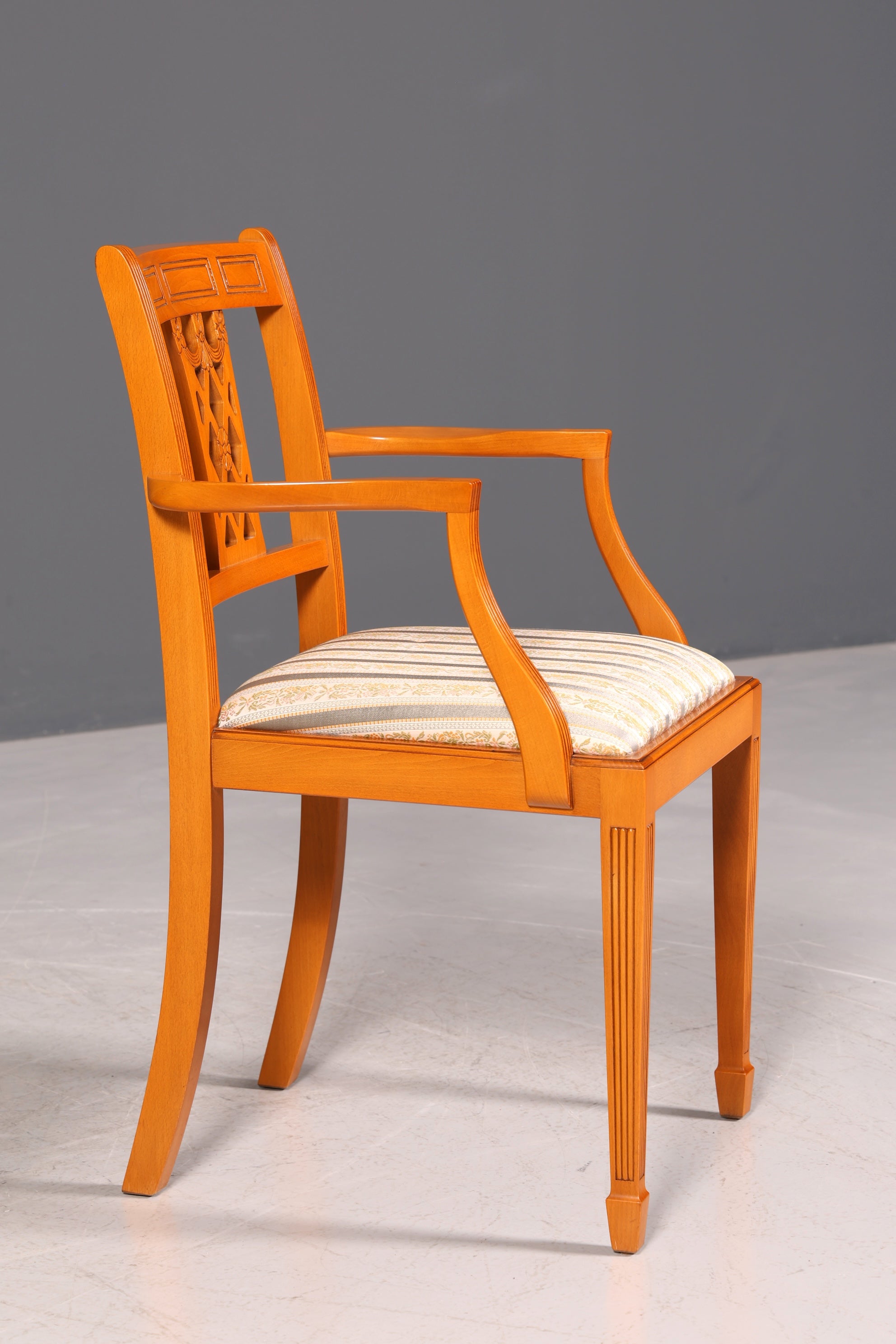 Wunderschöner Englischer Stuhl UK Küchenstuhl Antik Stil Sekretär Stuhl Polsterstuhl Armlehnstuhl 1 von 2