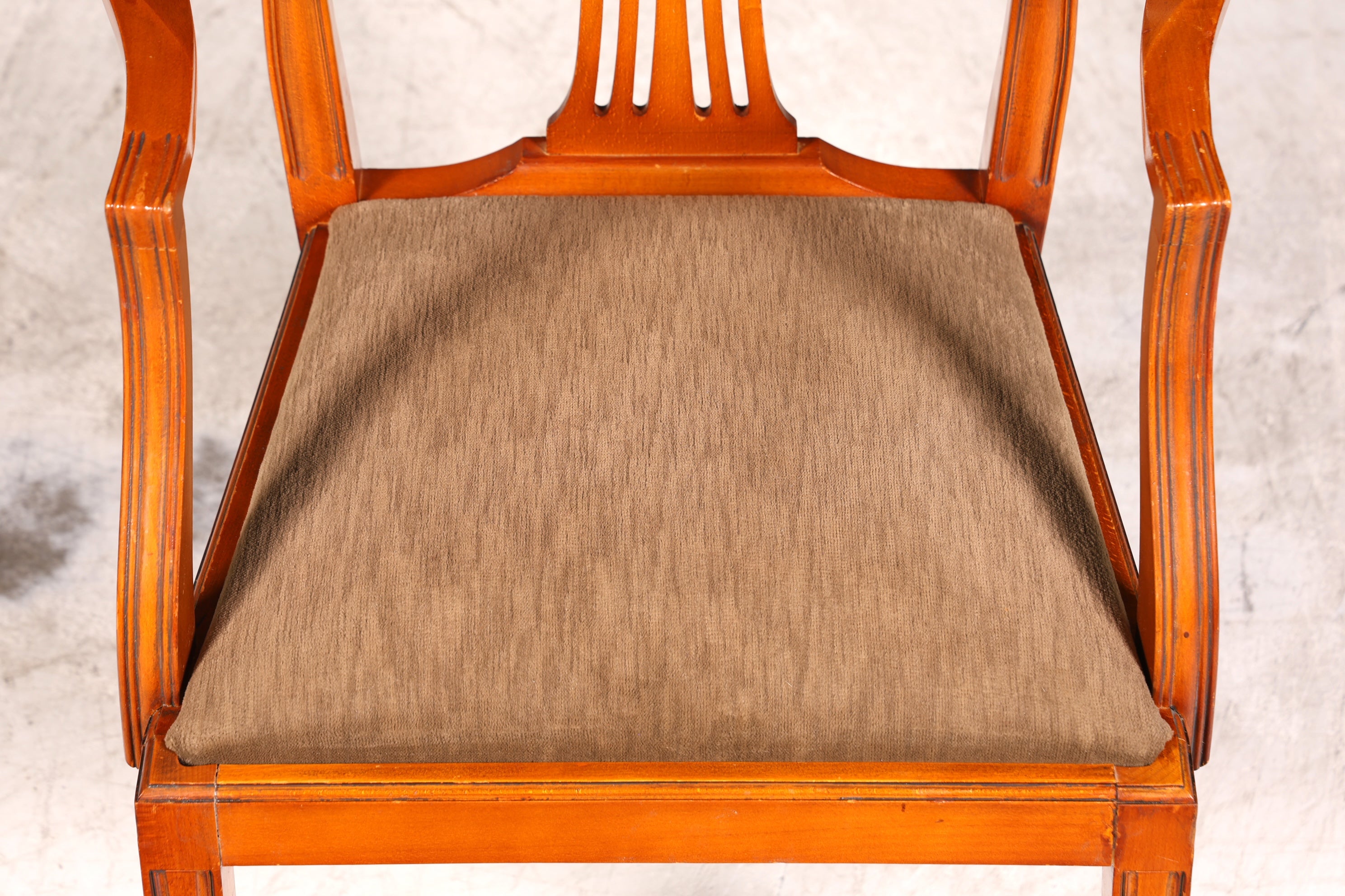 Edler Englischer Stuhl im Hepplewithe Stil Englisch Armlehnstuhl Dining Chair Küchenstuhl Sekretär Stuhl 1 von 2