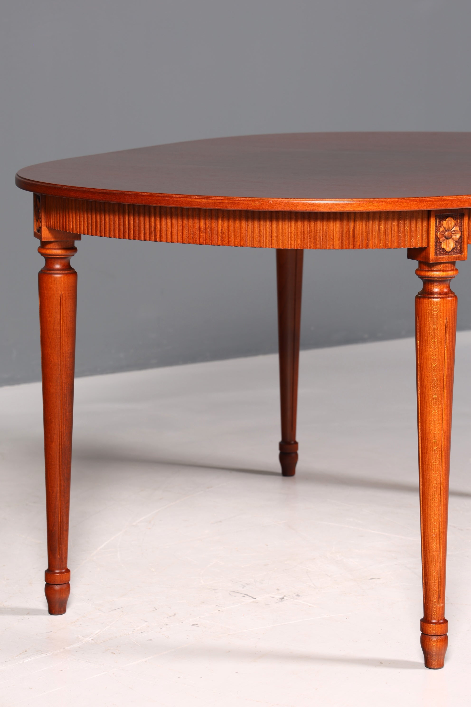 Edler Tisch im Gustavianischer Stil Küchentisch ausziehbar Antik Stil Esszimmer Tisch