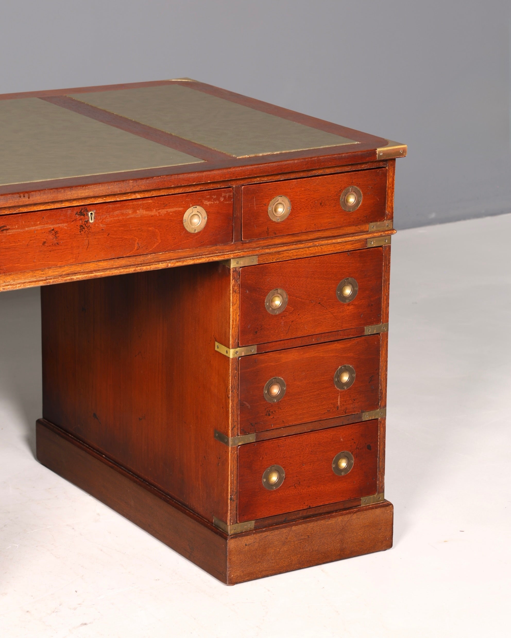 Edler Maritimer Schreibtisch Englischer Military Chest Bürotisch Office Table