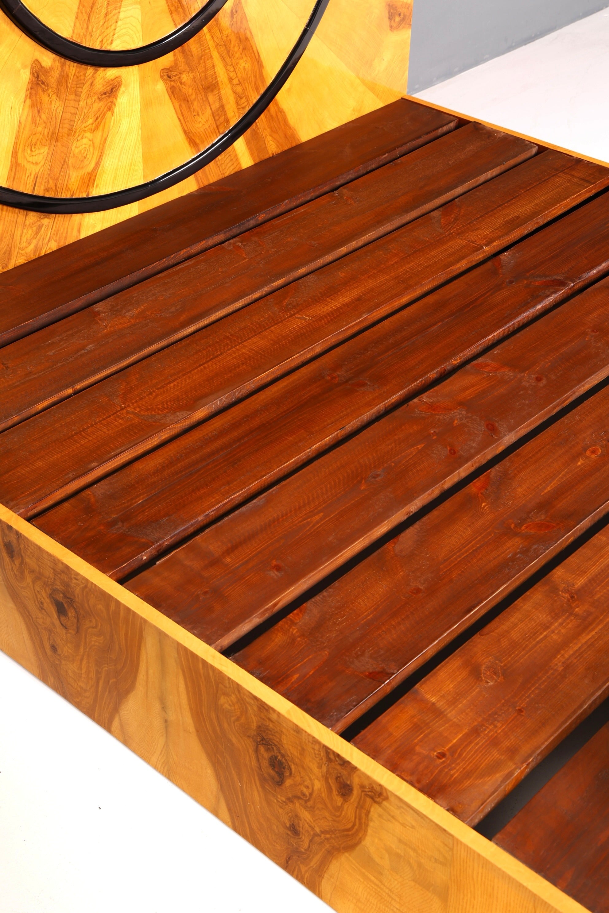 Außergewöhnliches Art Deco Stil Bettgestell "Sun" Birke Schlafzimmer Doppelbett Massivholz Handgefertigt
