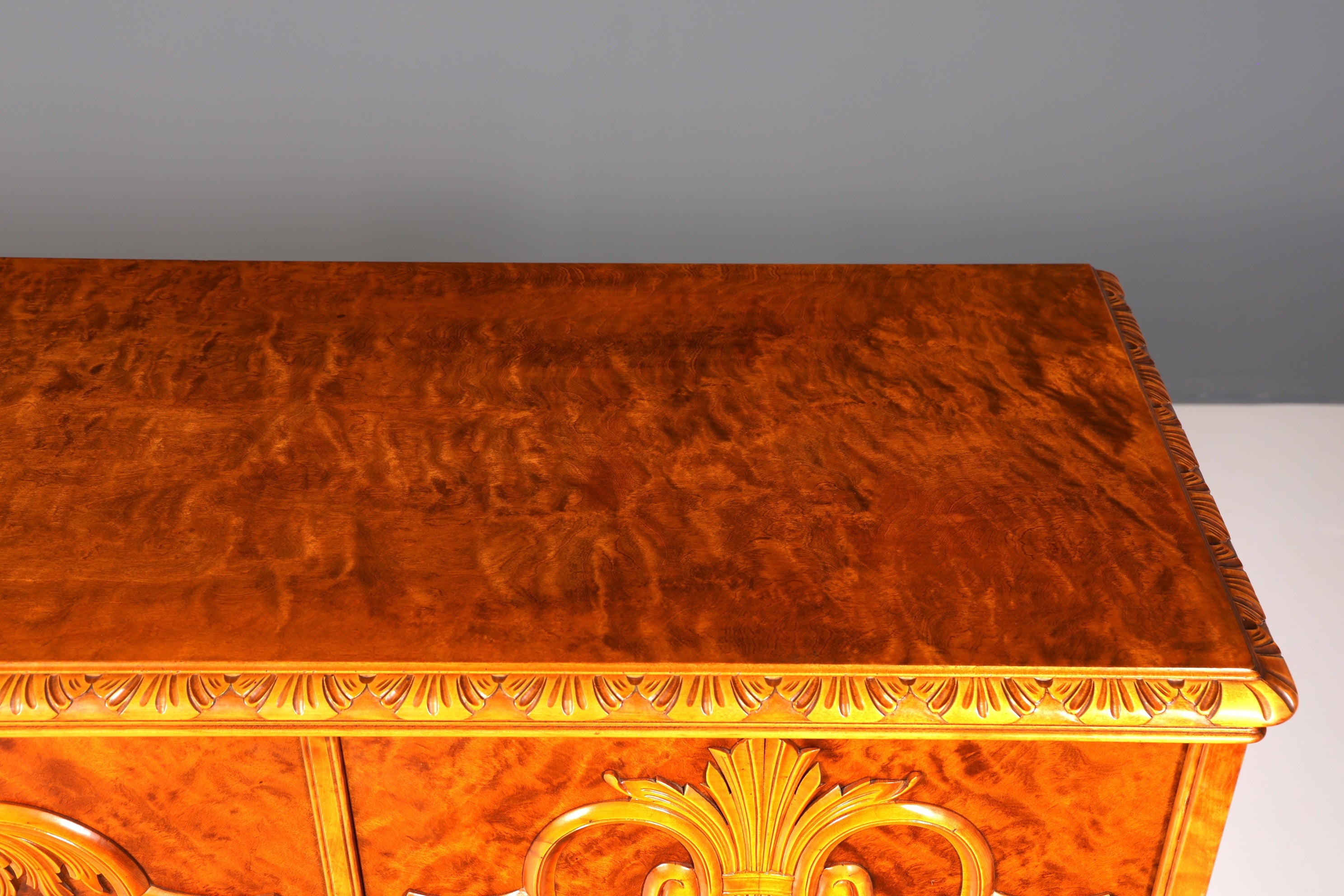 Traumhaftes Chippendale Schrank Barock Stil Highboard Antik 50s 60s Kommode